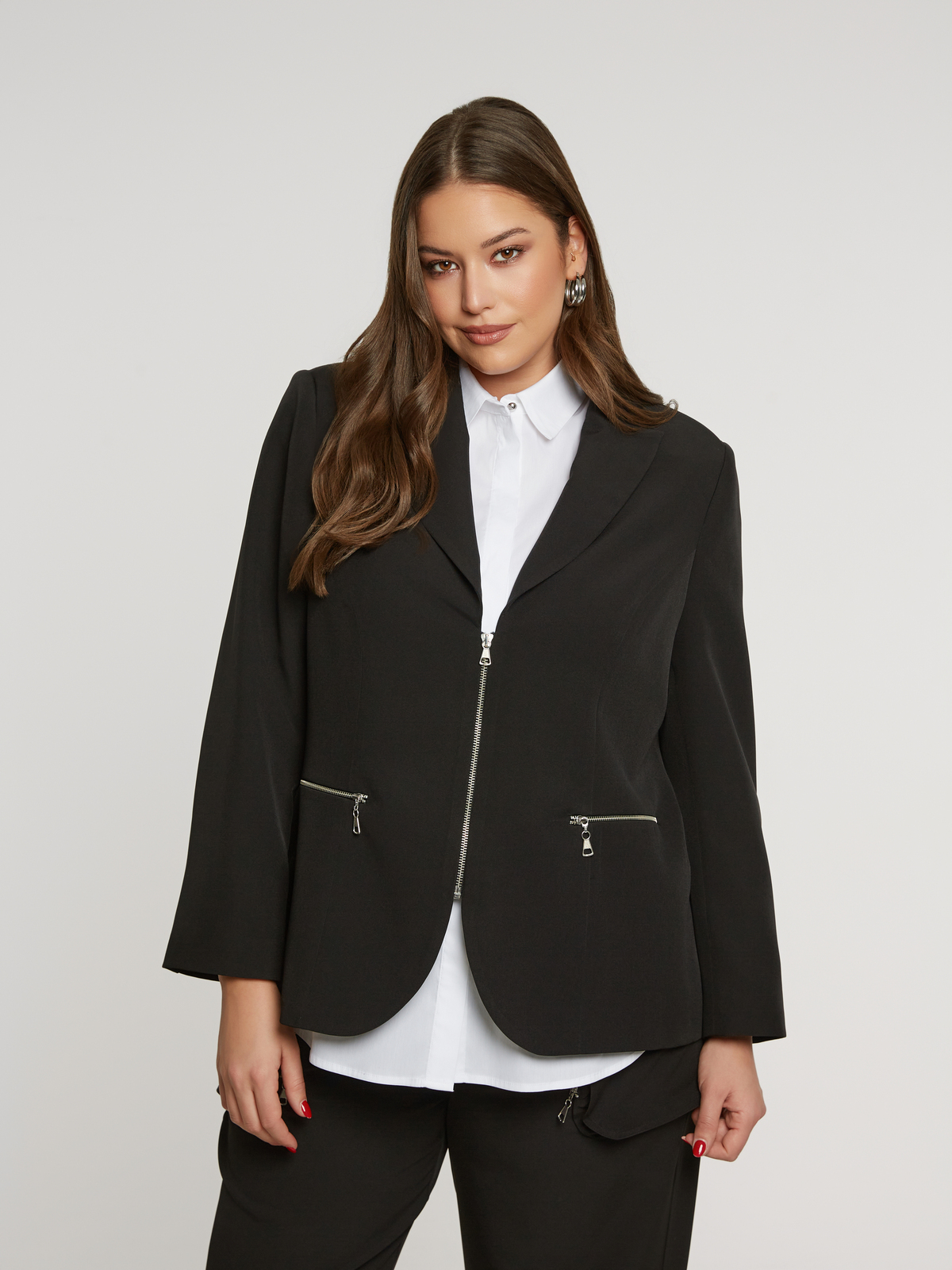 Μαύρο σακάκι με φερμουάρ φωτογραφία