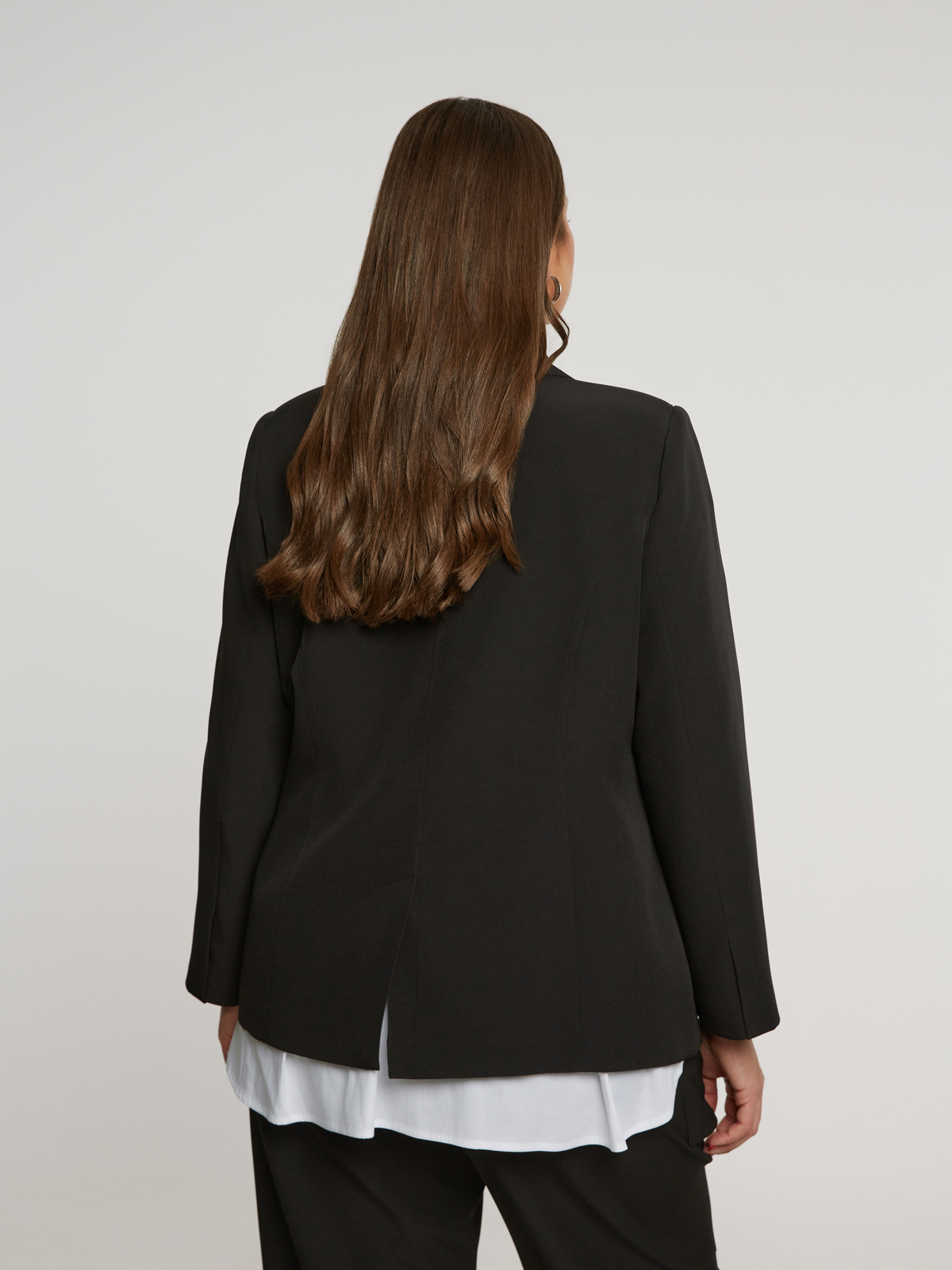 Μαύρο σακάκι με φερμουάρ φωτογραφία