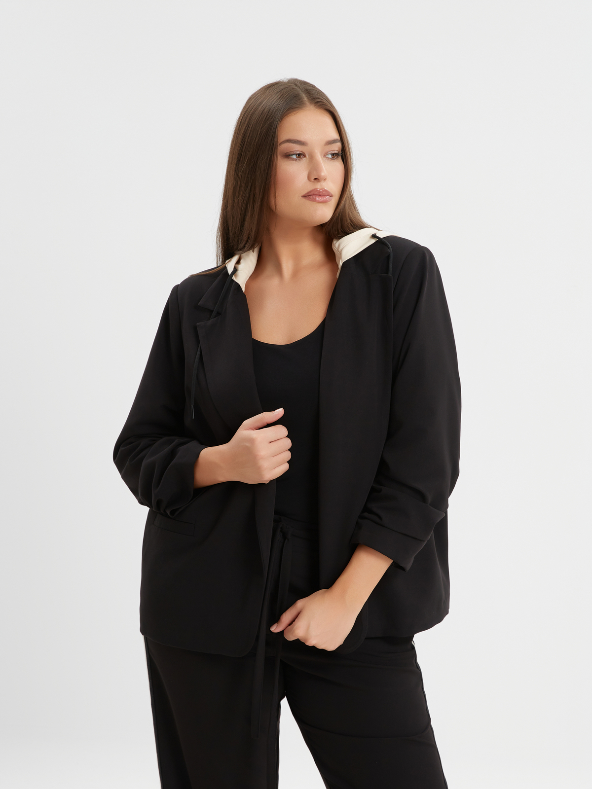 Σακάκι με φούτερ κουκούλα και δέσιμο φωτογραφία