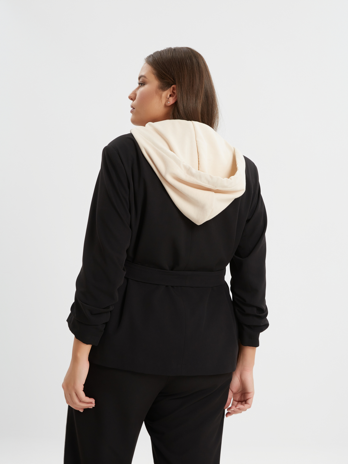 Σακάκι με φούτερ κουκούλα και δέσιμο φωτογραφία