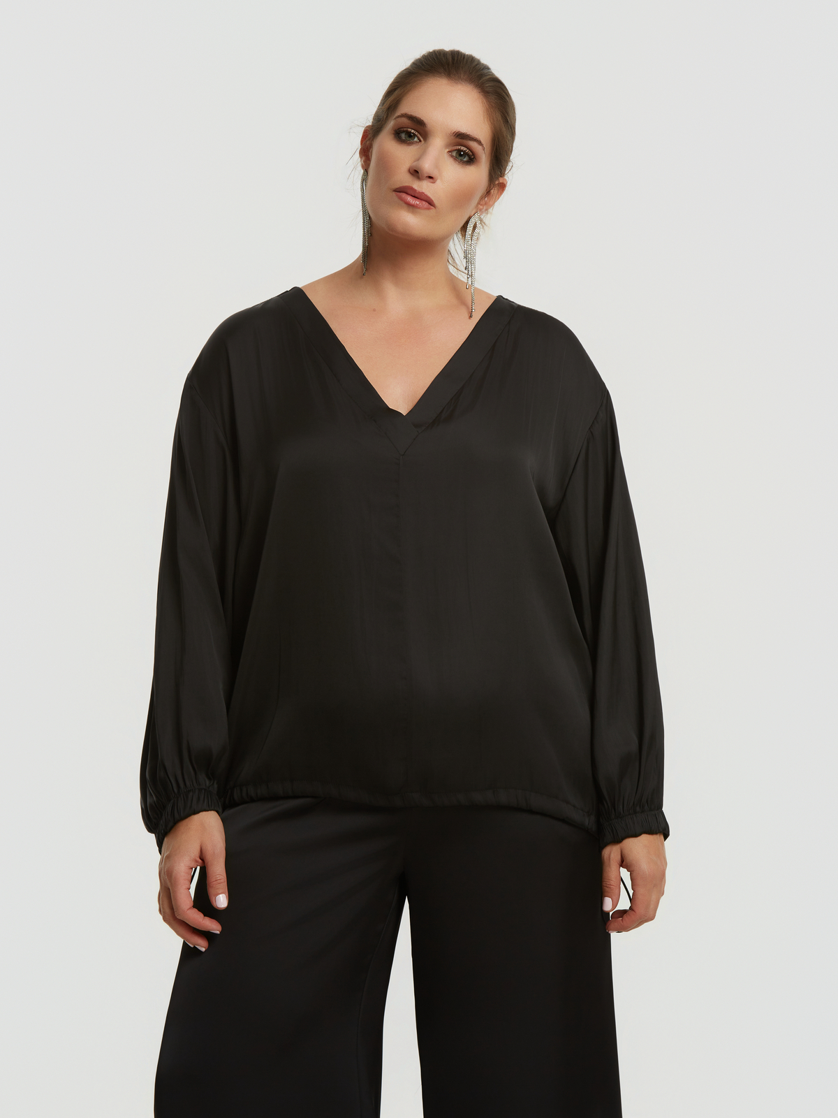 Σατέν μπλούζα V με μπαλούν μανίκια φωτογραφία
