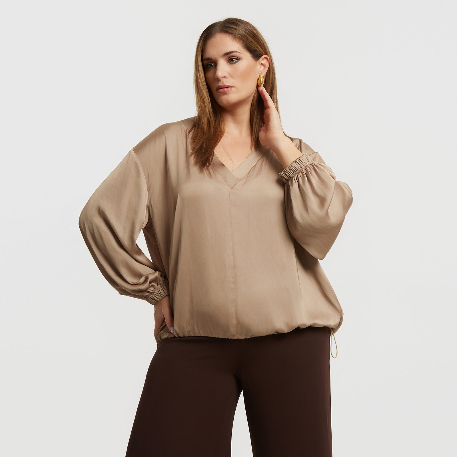 MAT FASHION Σατέν μπλούζα V με μπαλούν μανίκια