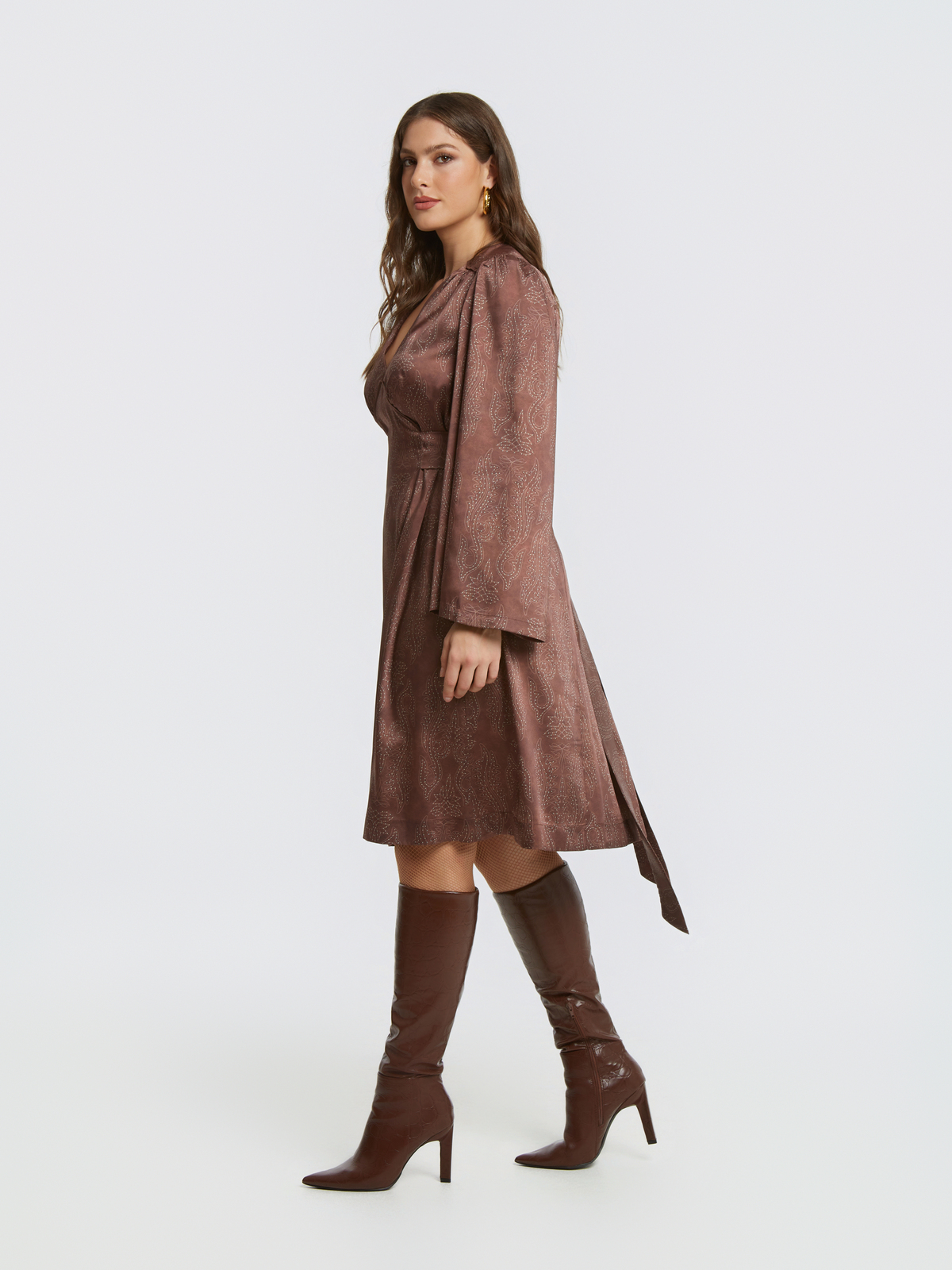 Σατέν κρουαζέ midi φόρεμα φωτογραφία