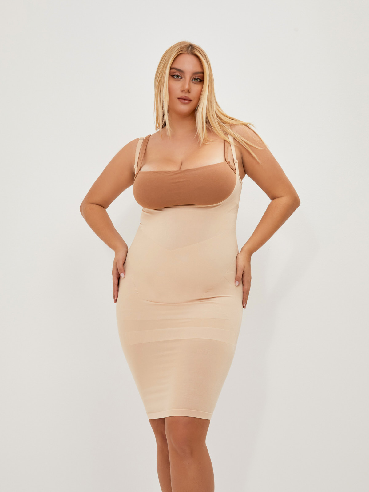Shapewear αμάνικο φόρεμα σε μπεζ φωτογραφία