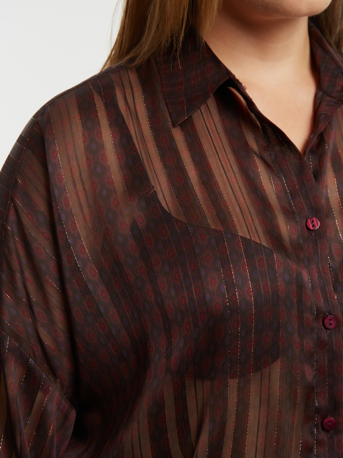 Διάφανη πουκαμίσα με ριγέ σχέδιο φωτογραφία