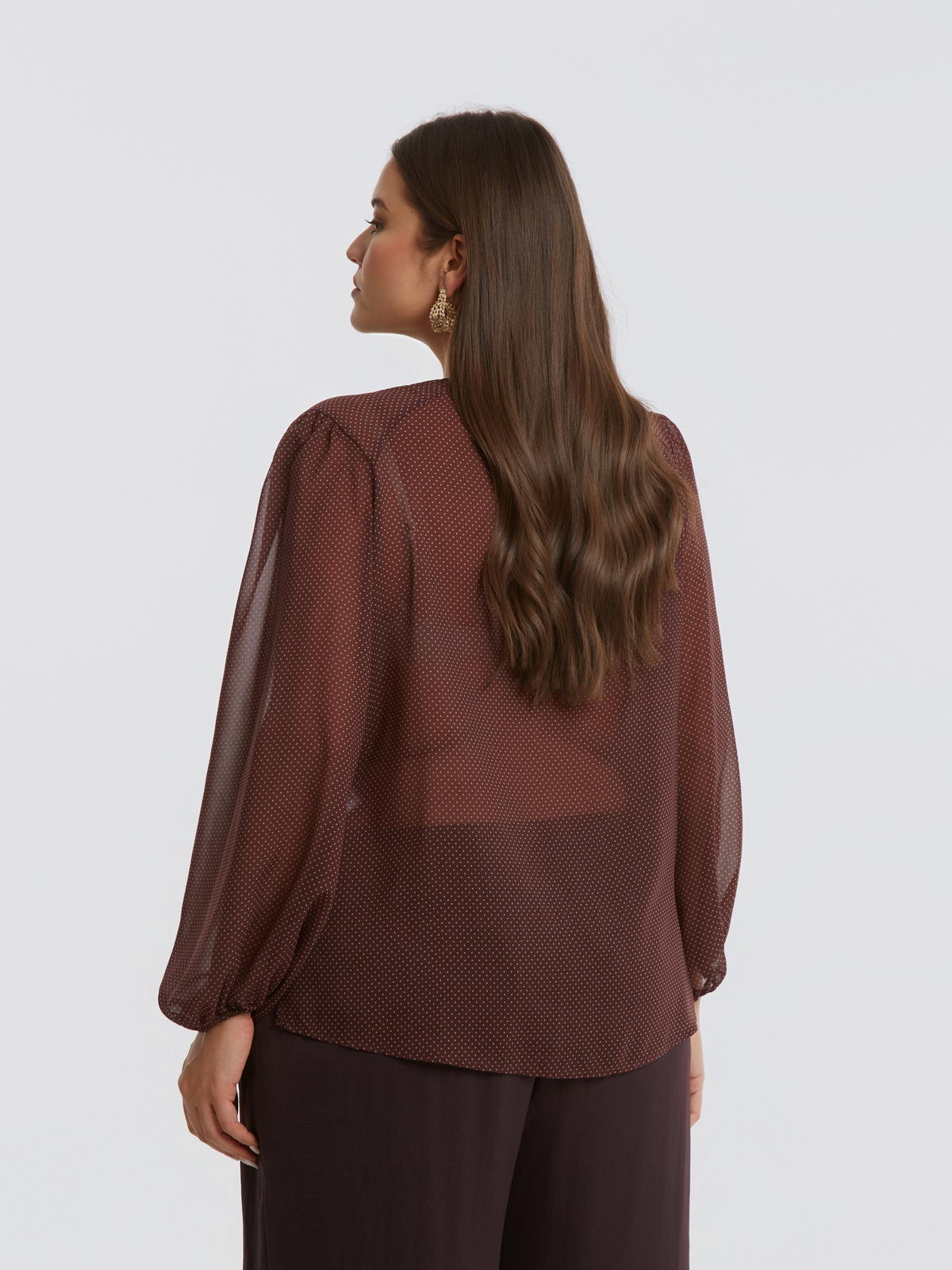 Αέρινη μπλούζα με πουά σχέδιο και μπαλούν μανίκια φωτογραφία