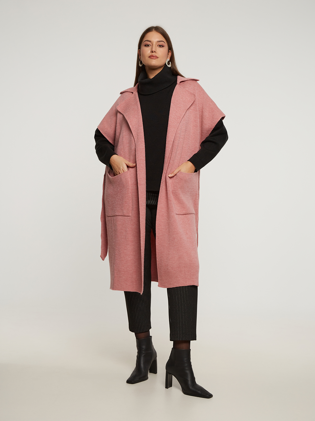 Μακριά πλεκτή ζακέτα κοντομάνικη φωτογραφία