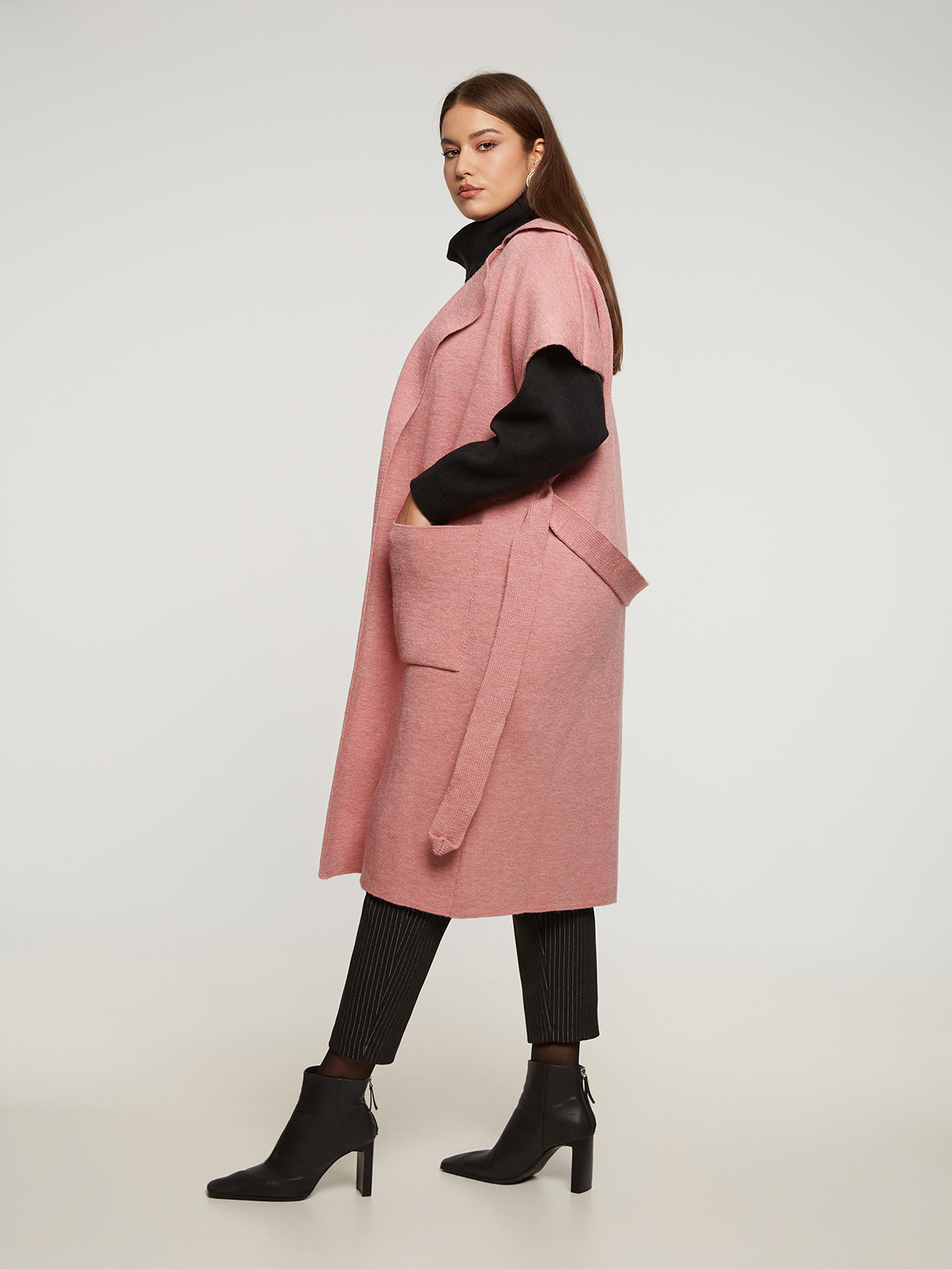 Μακριά πλεκτή ζακέτα κοντομάνικη φωτογραφία