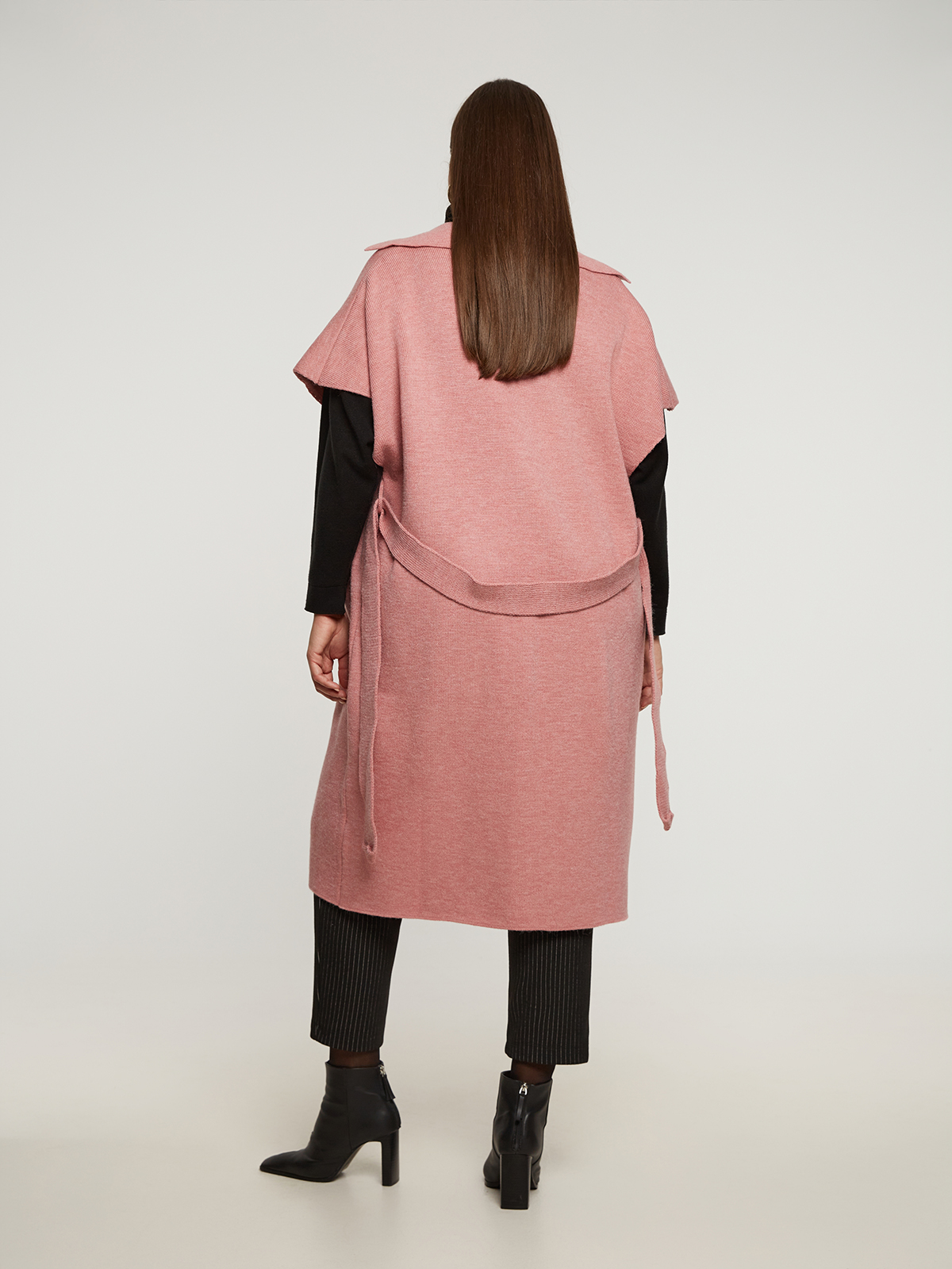 Μακριά πλεκτή ζακέτα κοντομάνικη φωτογραφία