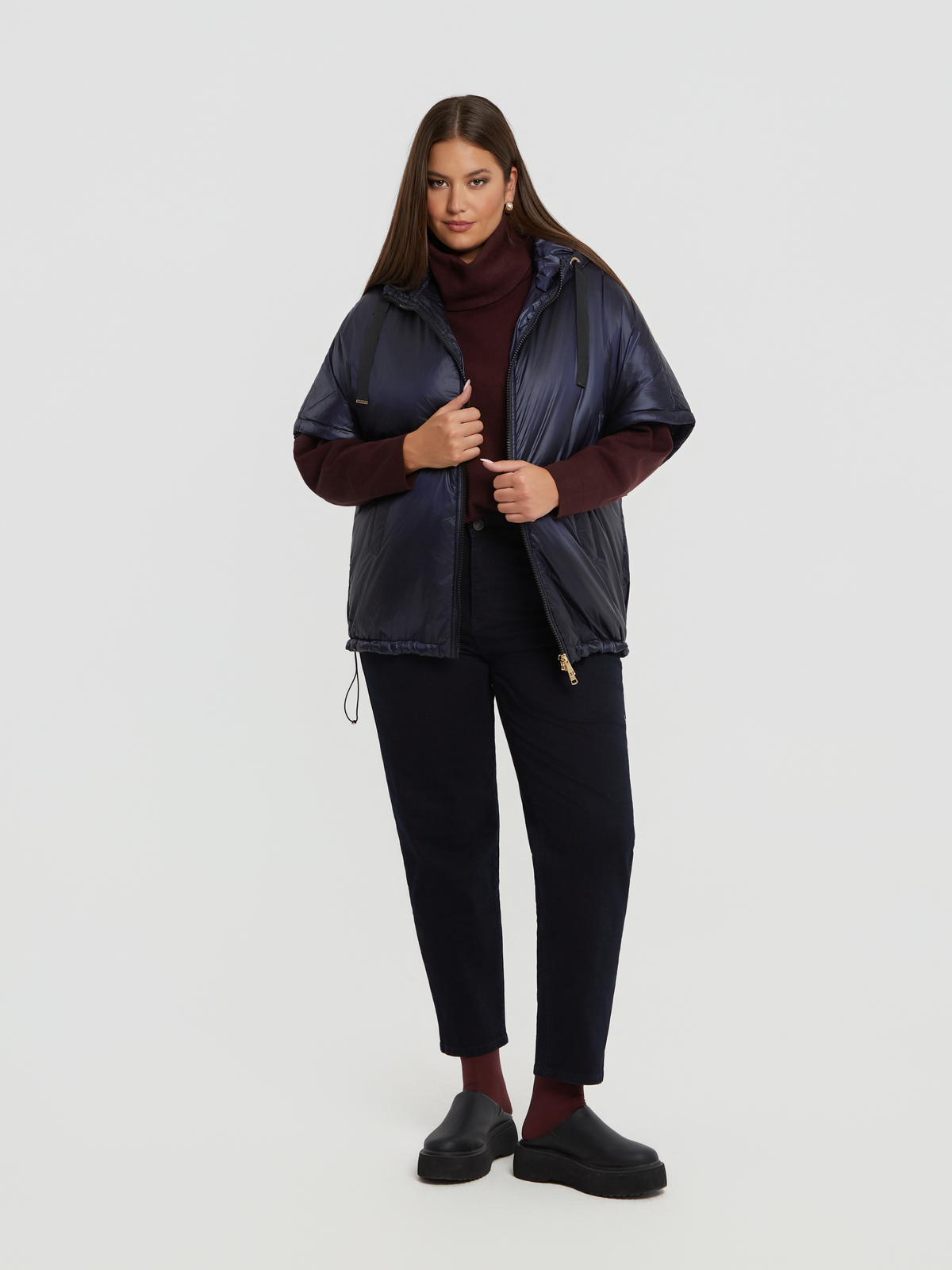 Σατινέ μπουφάν με κουκούλα και κοντά μανίκια φωτογραφία