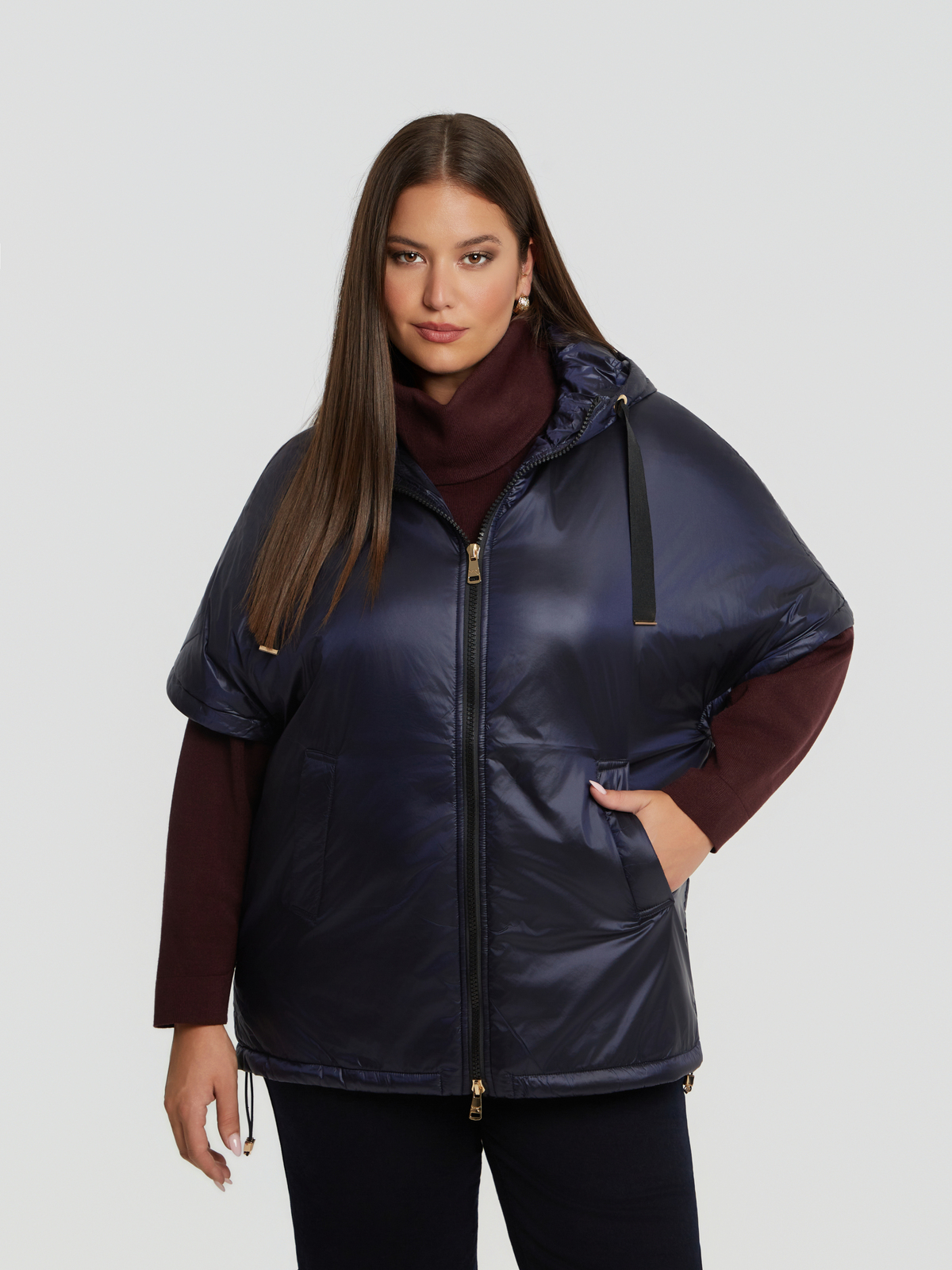 Σατινέ μπουφάν με κουκούλα και κοντά μανίκια φωτογραφία