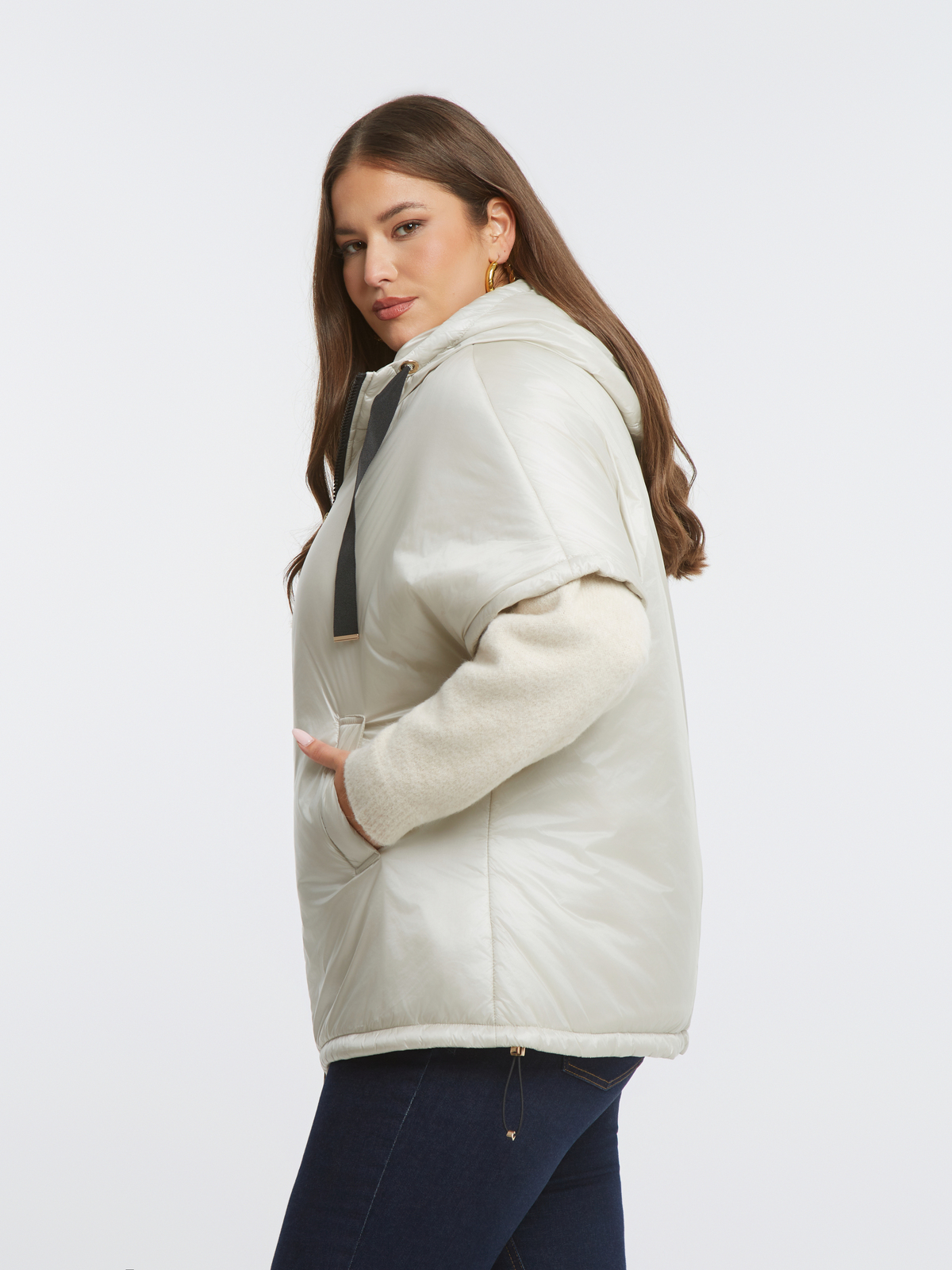 Σατινέ μπουφάν με κουκούλα και κοντά μανίκια φωτογραφία