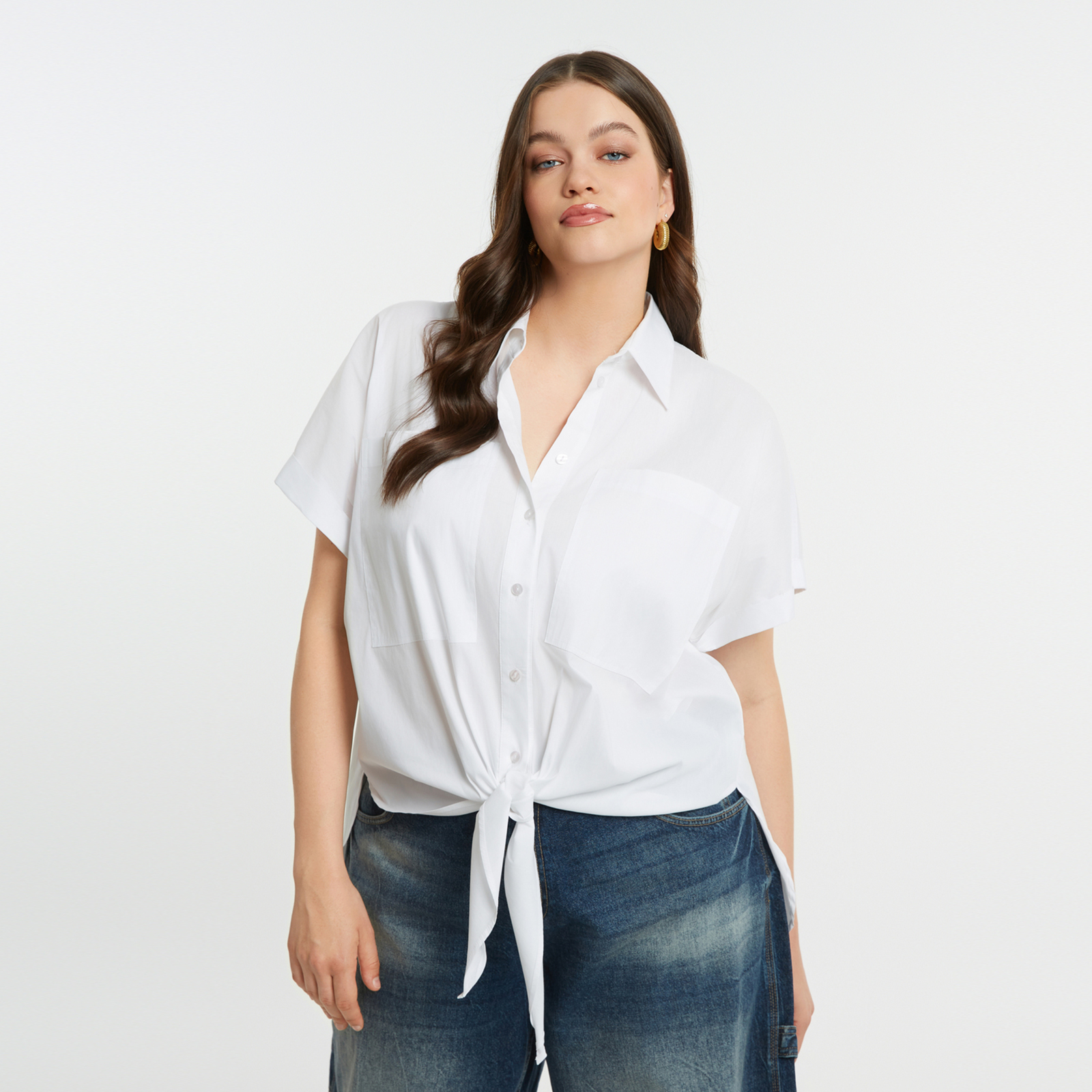 Short-sleeve poplin shirt with patch pockets and front tie