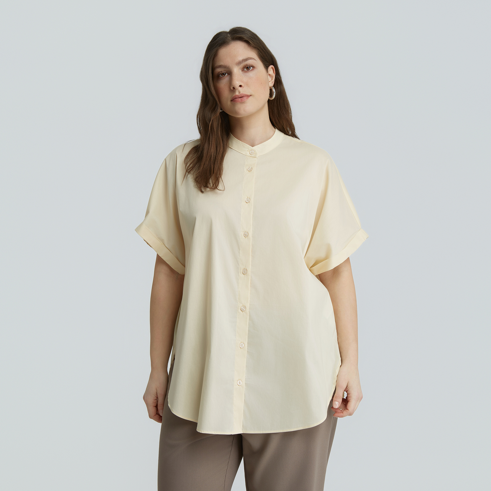 Short-sleeve shirt with "Charismatic" rhinestone detail