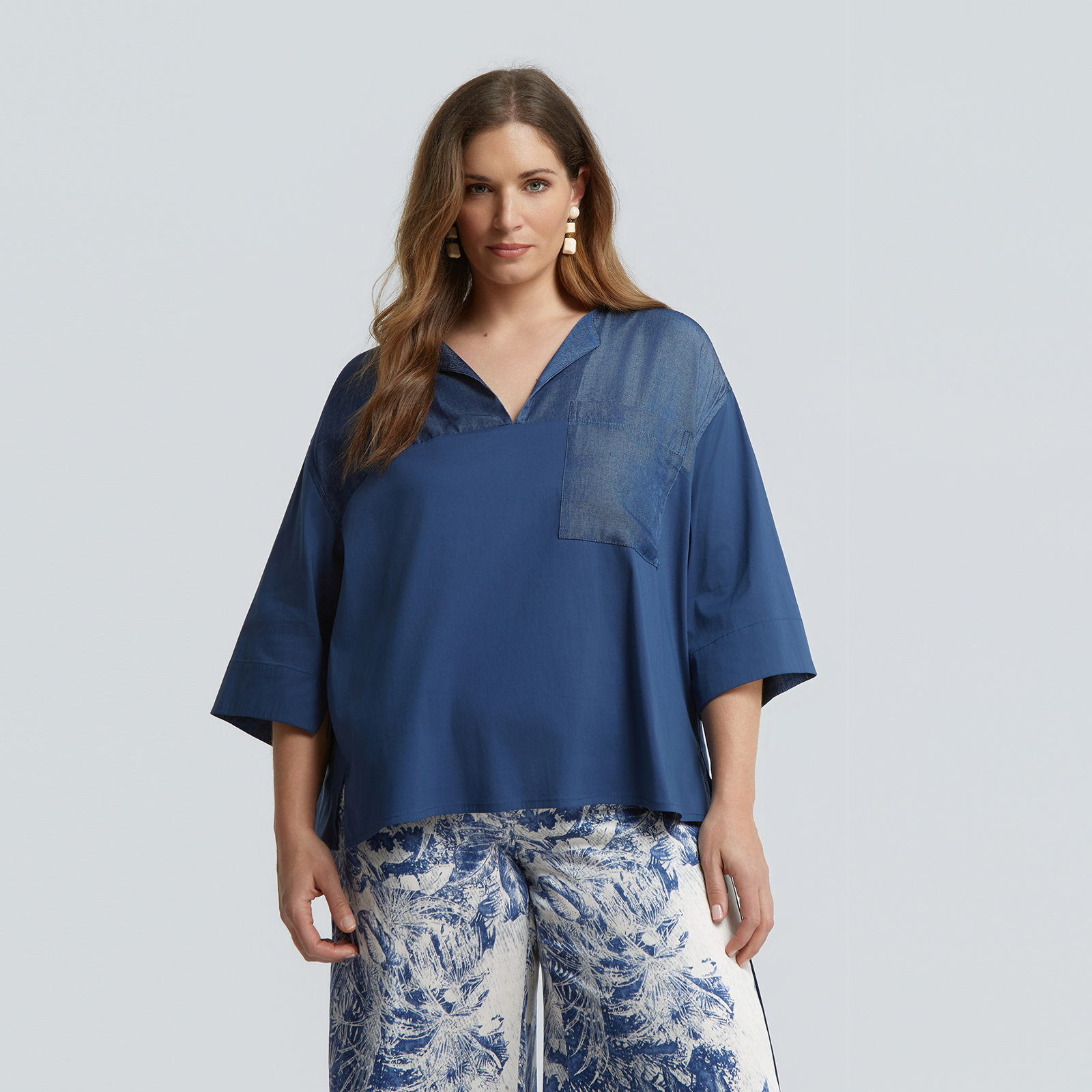 Short-sleeve top with combination of fabrics & chest pocket