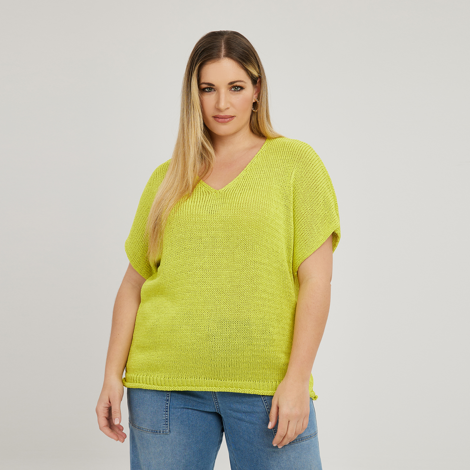 Short-sleeve V-neck pullover