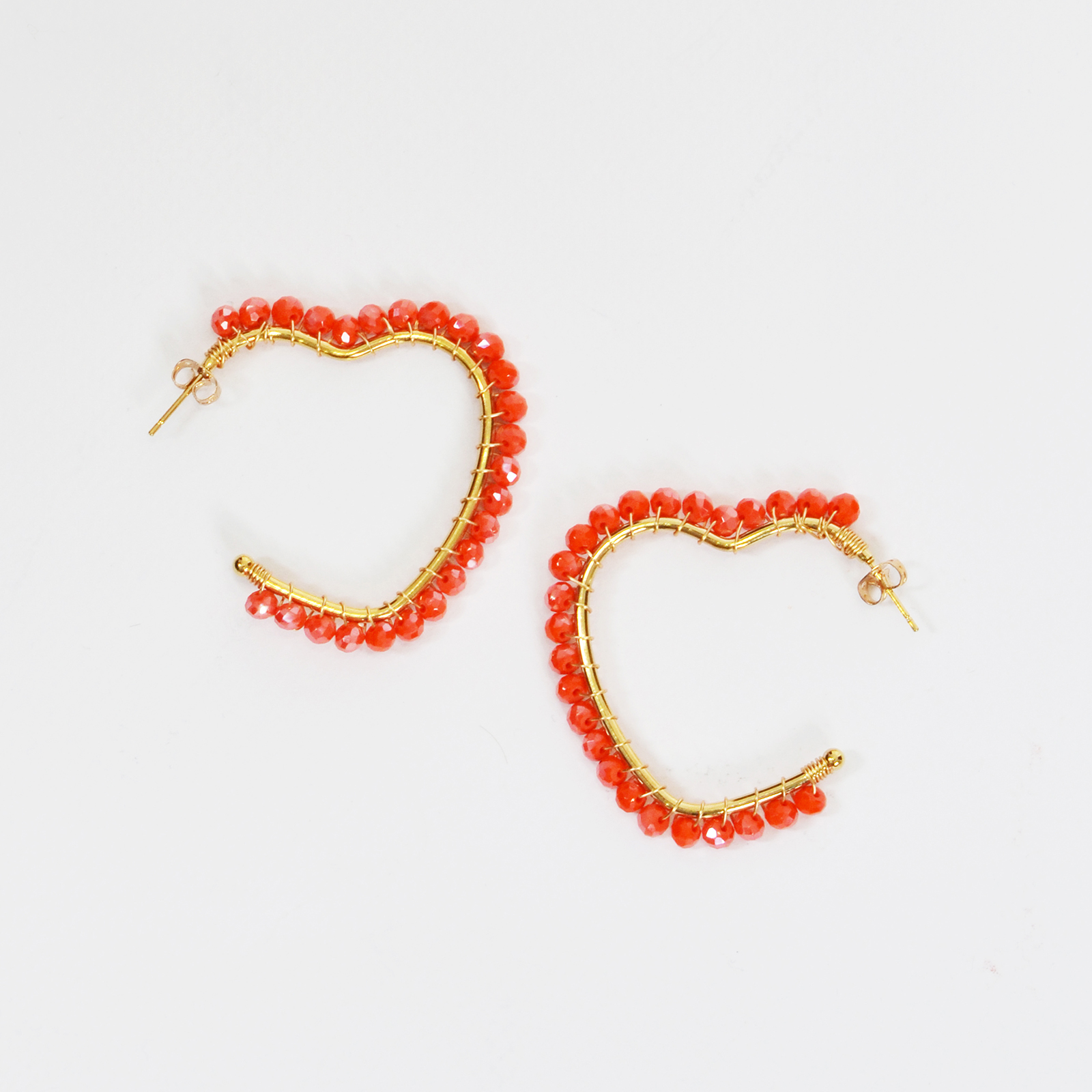 MAT FASHION Σκουλαρίκια κρίκοι σε σχήμα καρδιάς με διακοσμητικές χάντρες