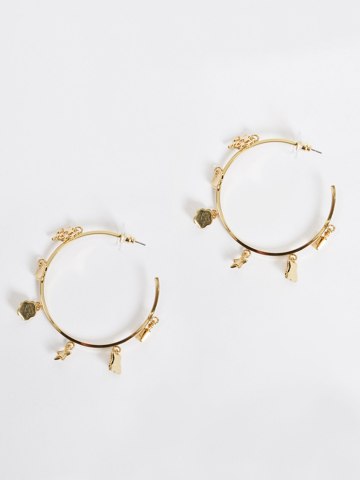 Σκουλαρίκια κρίκοι με κρεμαστά charms και πέρλες φωτογραφία