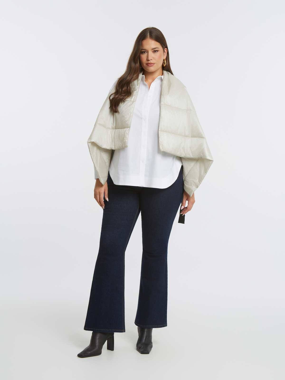 Αμάνικο κρουαζέ puffer γιλέκο με ζώνη φωτογραφία