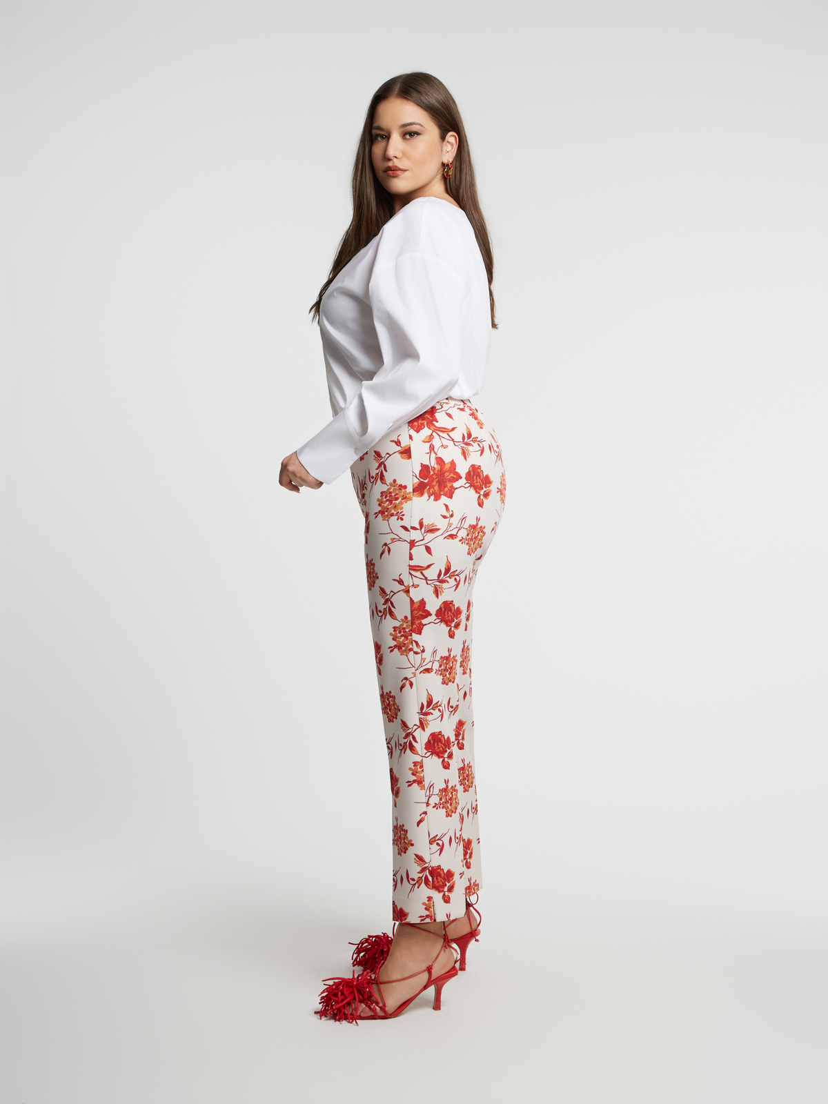 Slim-fit παντελόνι με φλοράλ σχέδιο φωτογραφία