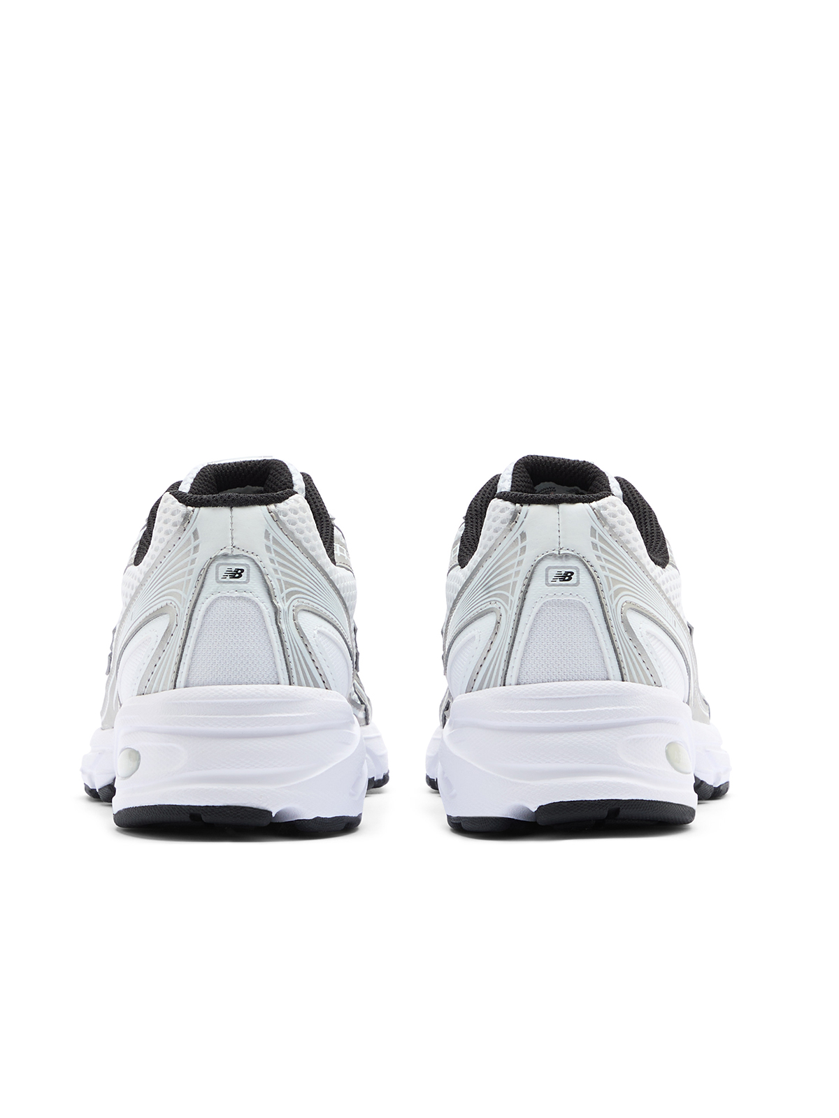 Sneakers 740 White φωτογραφία