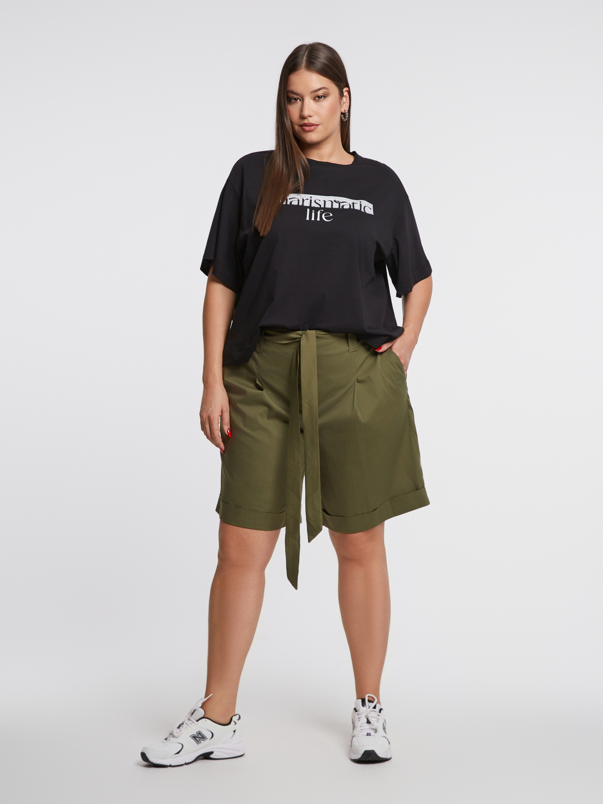 Ψηλόμεση βερμούδα βισκόζη/λινό με ζώνη φωτογραφία