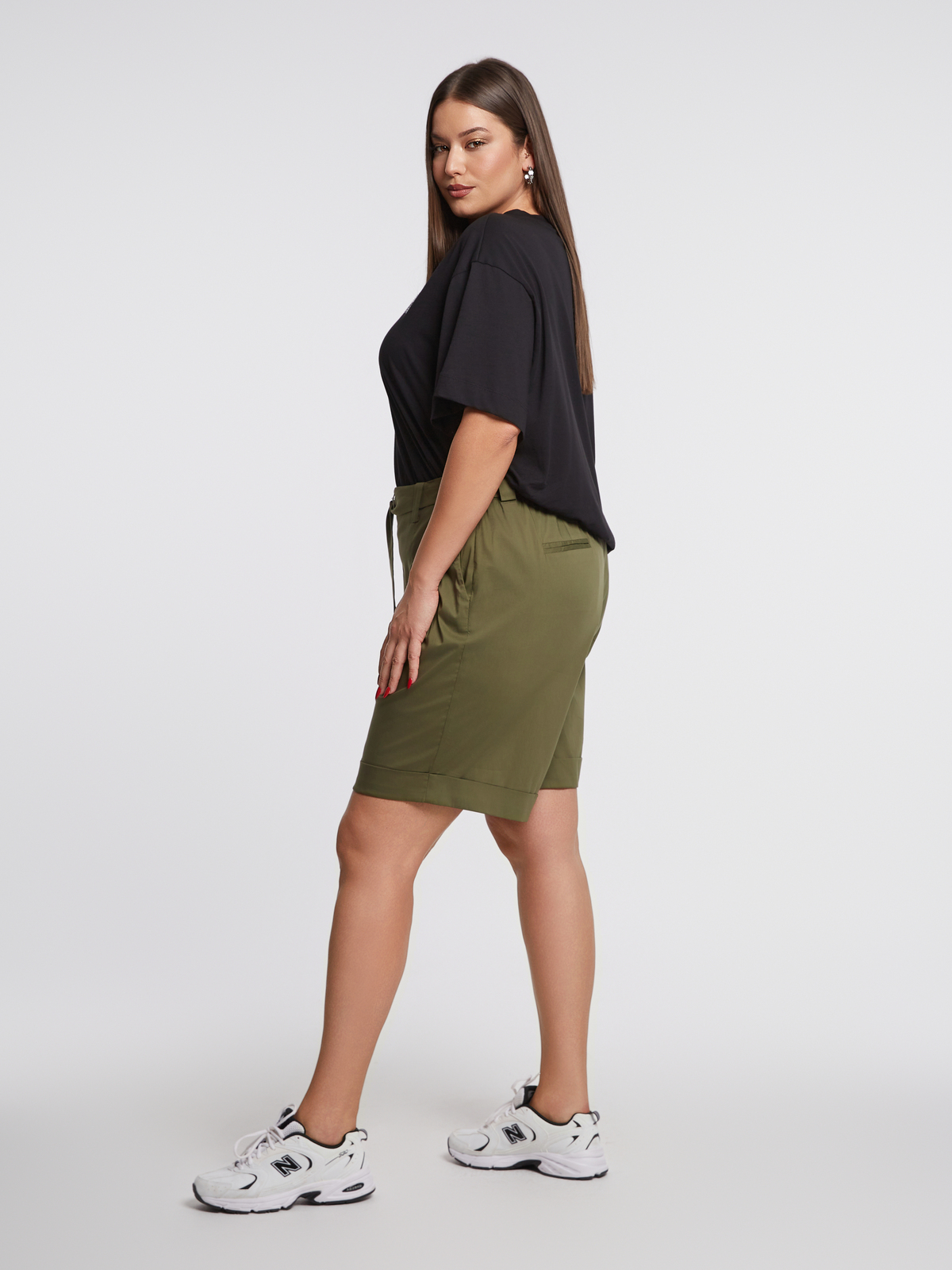 Ψηλόμεση βερμούδα βισκόζη/λινό με ζώνη φωτογραφία