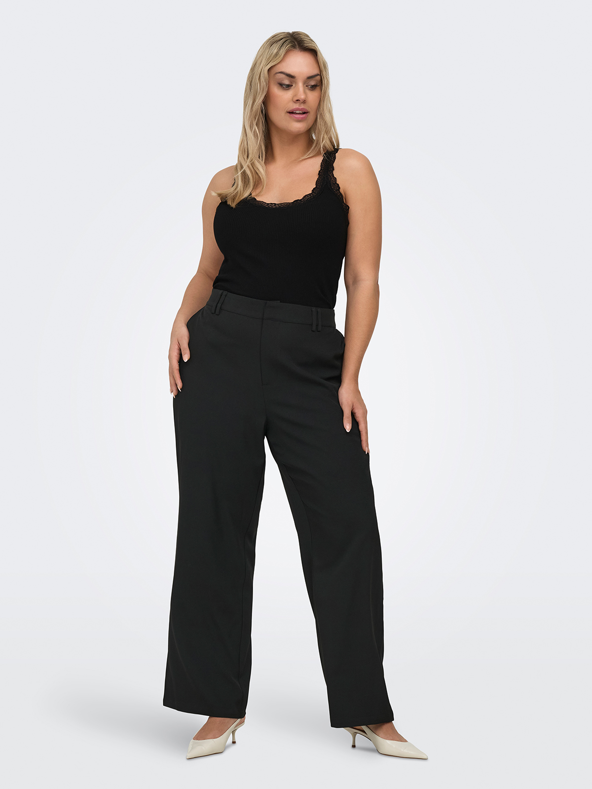 Τοπ Carsara με δαντέλα φωτογραφία