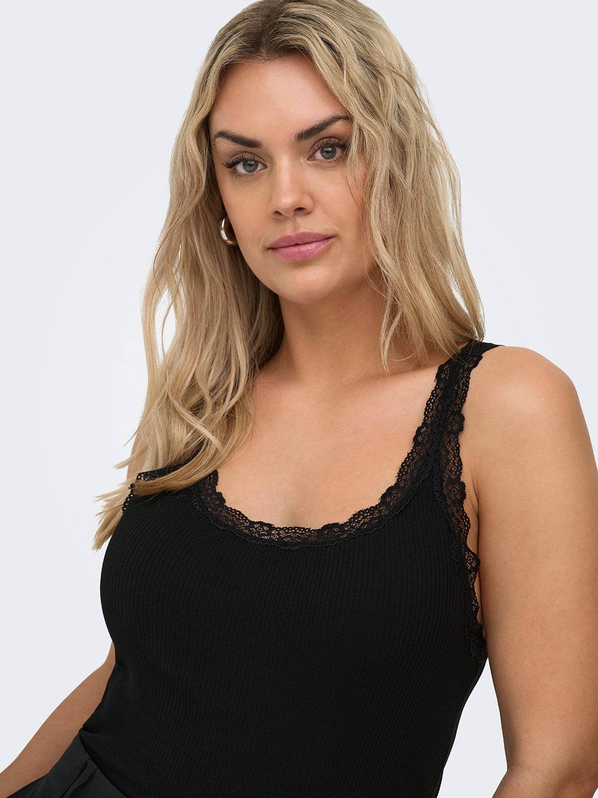 Τοπ Carsara με δαντέλα φωτογραφία