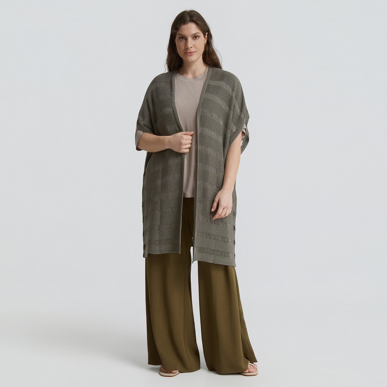 Textured knit short-sleeve cardigan