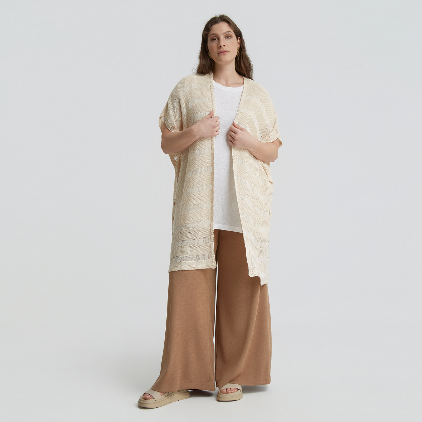 Textured knit short-sleeve cardigan