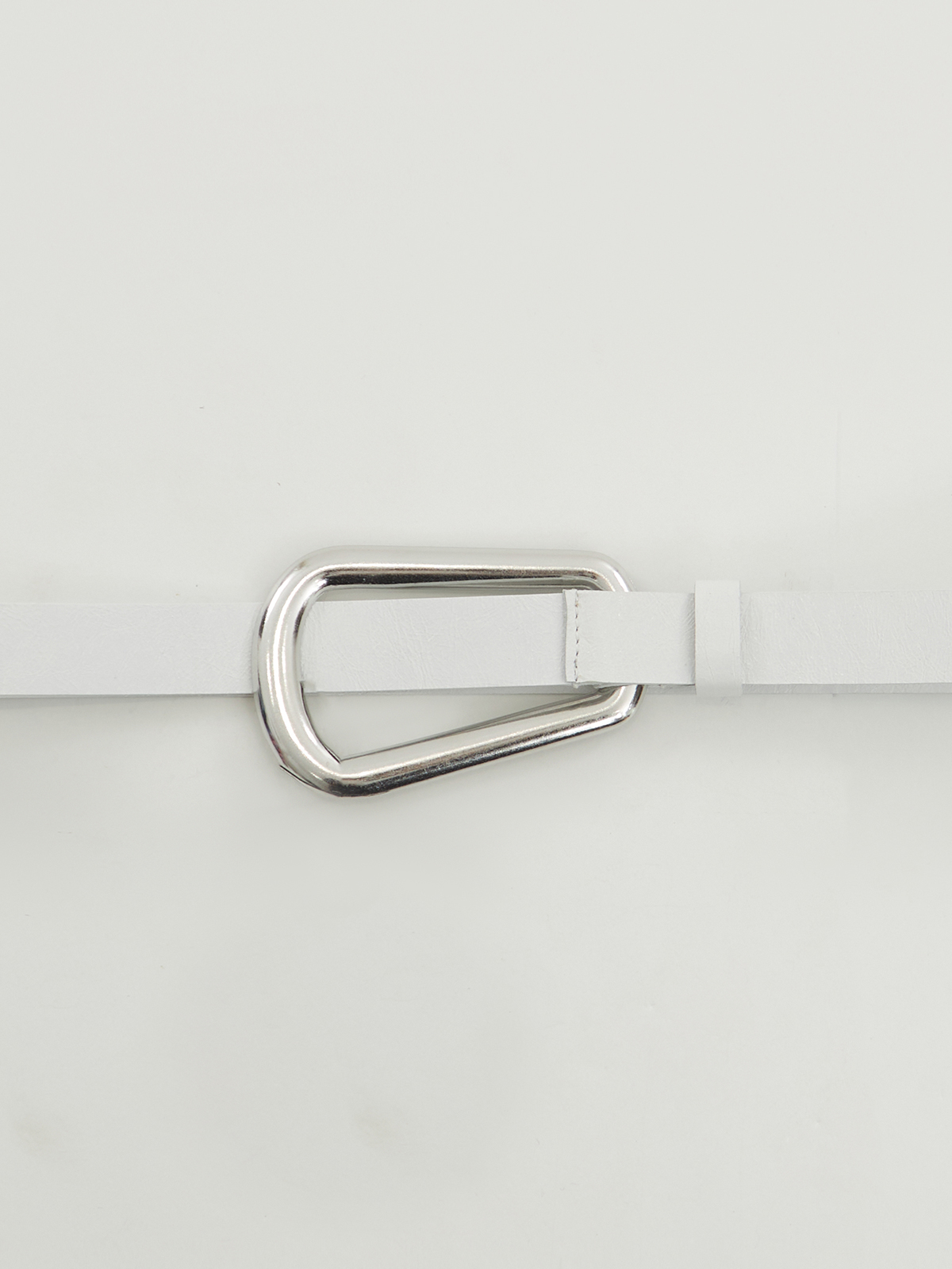 Λεπτή δερμάτινη ζώνη φωτογραφία