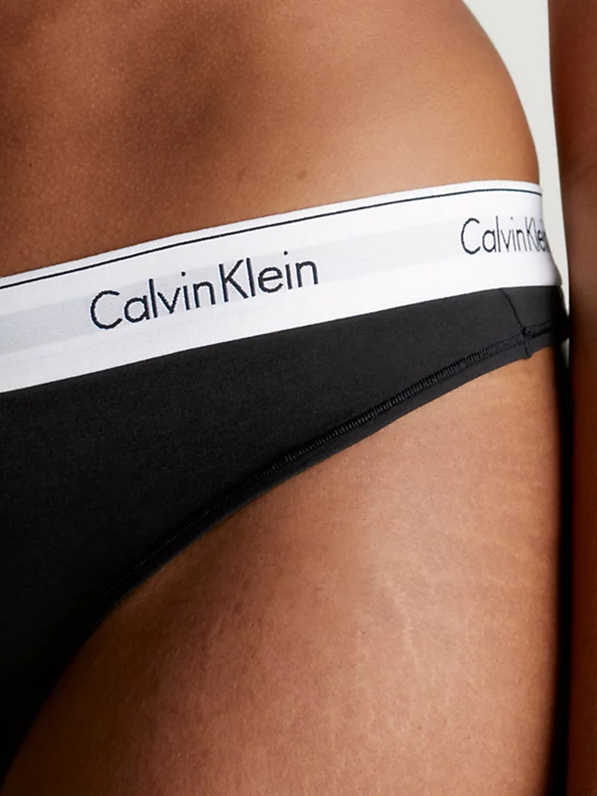 Σλιπ Thong Μαύρο φωτογραφία