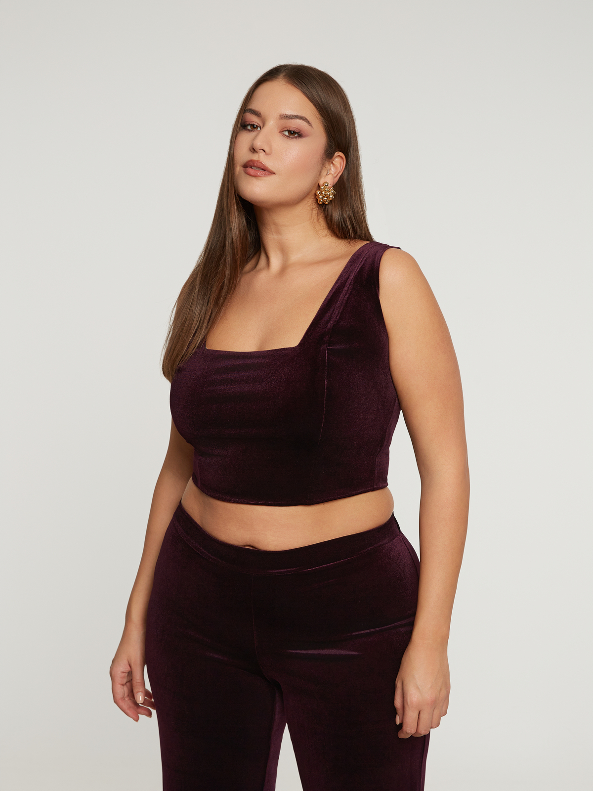 Βελούδινο κροπ τοπ με τετράγωνη λαιμόκοψη φωτογραφία