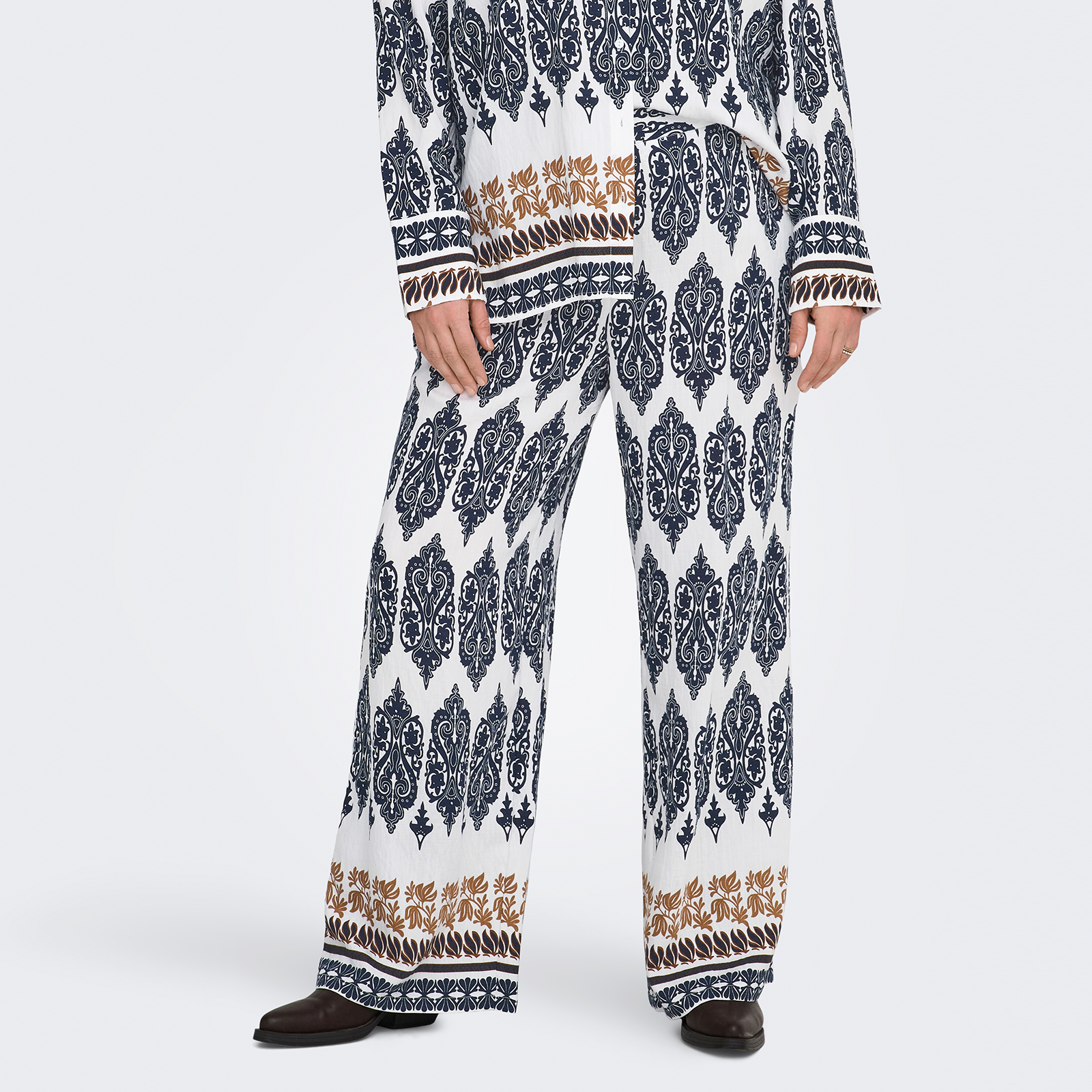 Carhavana straight fit classic trousers