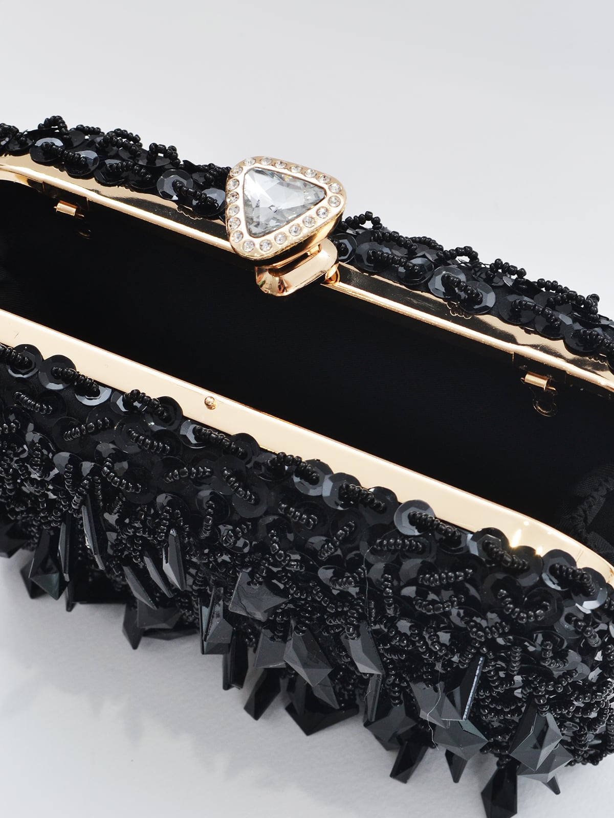 Τσάντα φάκελος με χάντρες & κούμπωμα με κόσμημα φωτογραφία