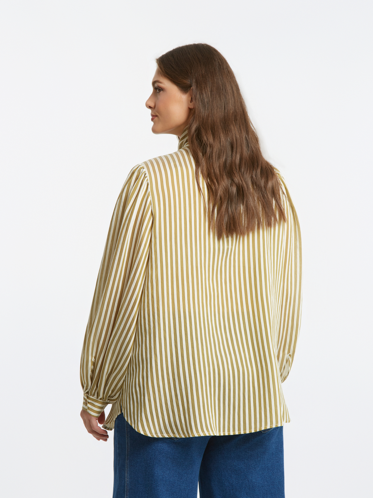 Ριγέ πουκάμισο με φιόγκο φωτογραφία