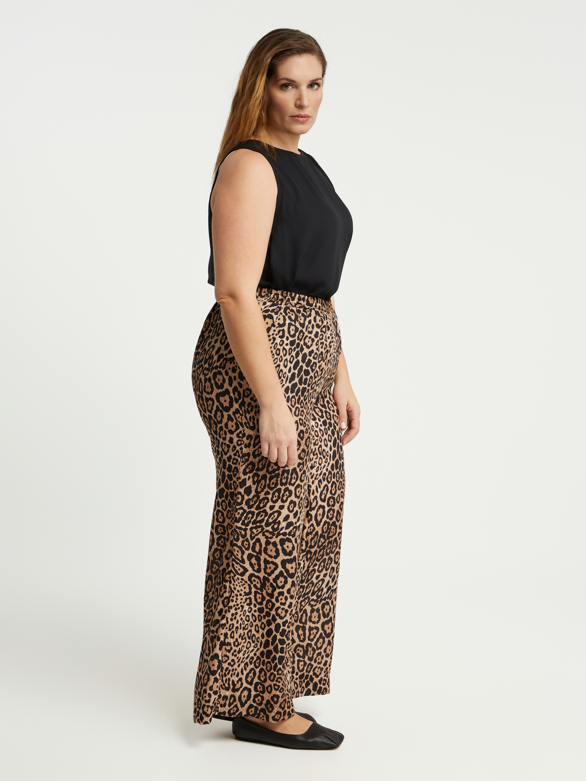 Παντελόνα σατέν με animal print μοτίβο φωτογραφία