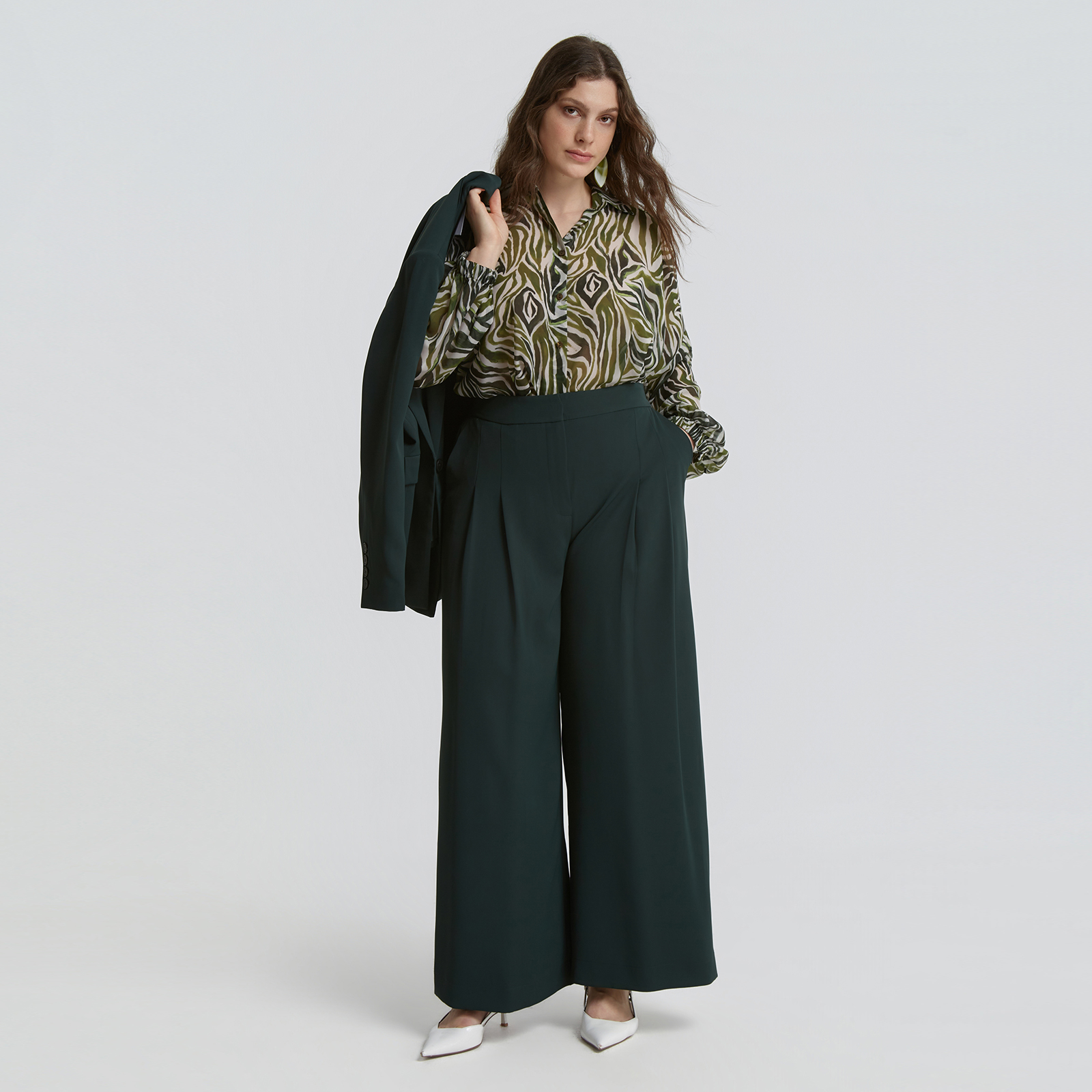 Wide-leg tailored pants