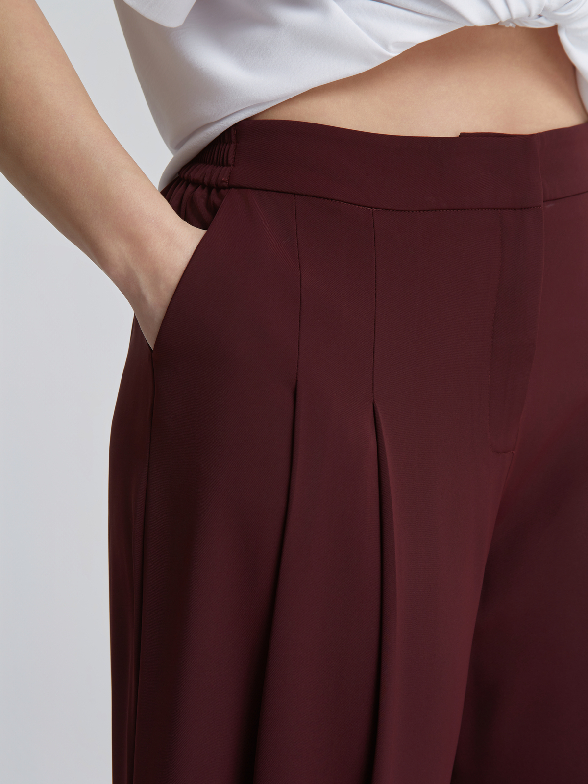 Wide-leg παντελόνι με πιέτες φωτογραφία