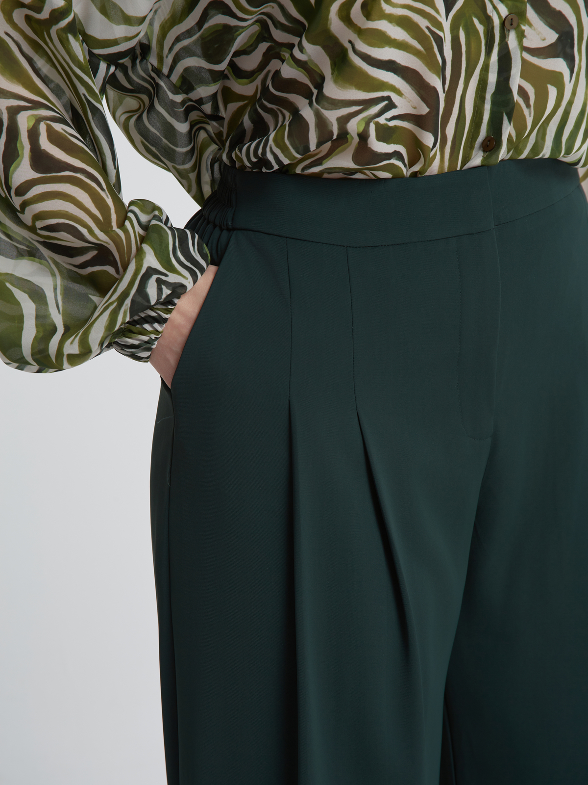 Wide-leg παντελόνι με πιέτες φωτογραφία