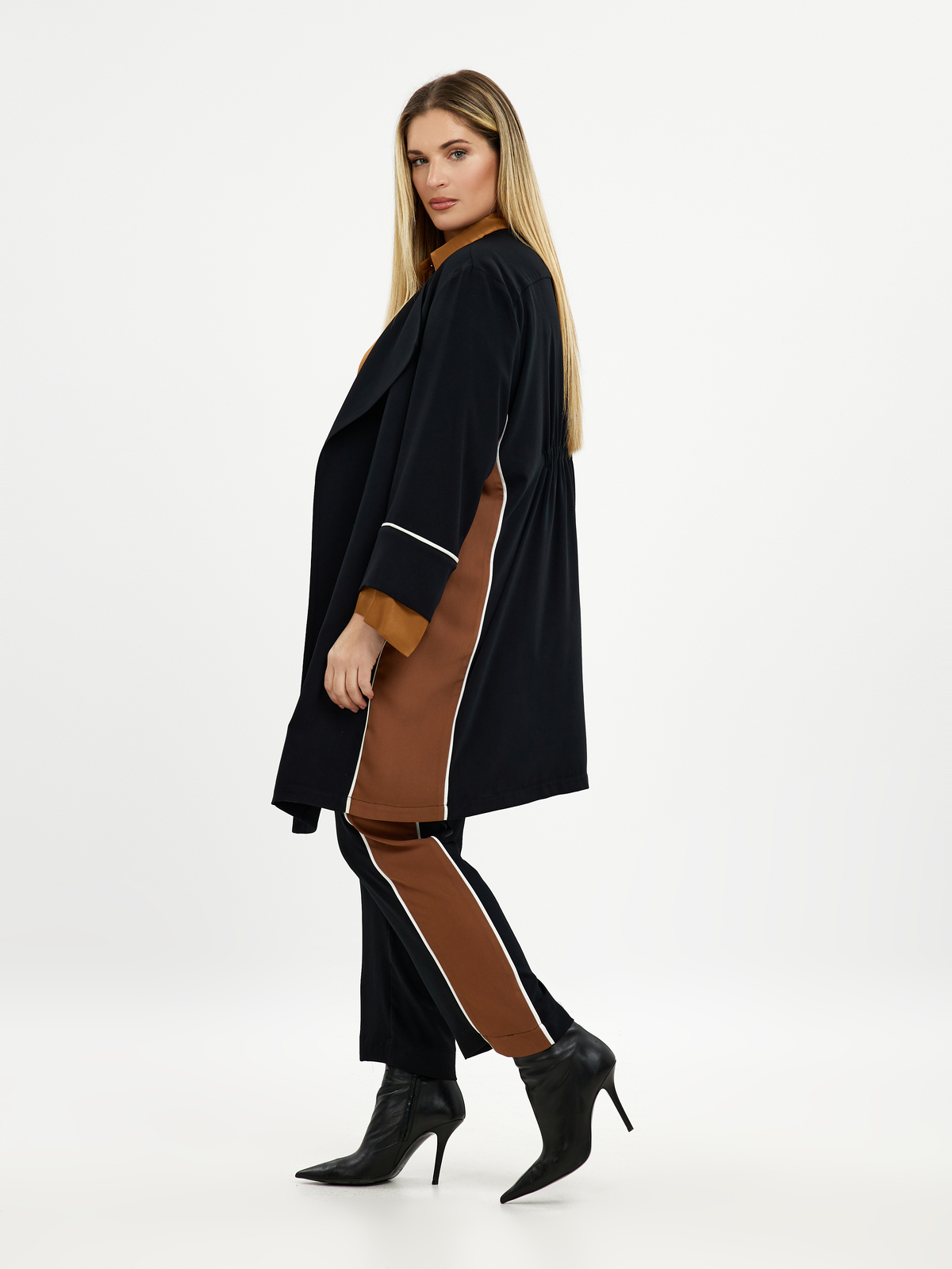 Ζακέτα σακάκι με color-block πλαϊνή φάσα φωτογραφία