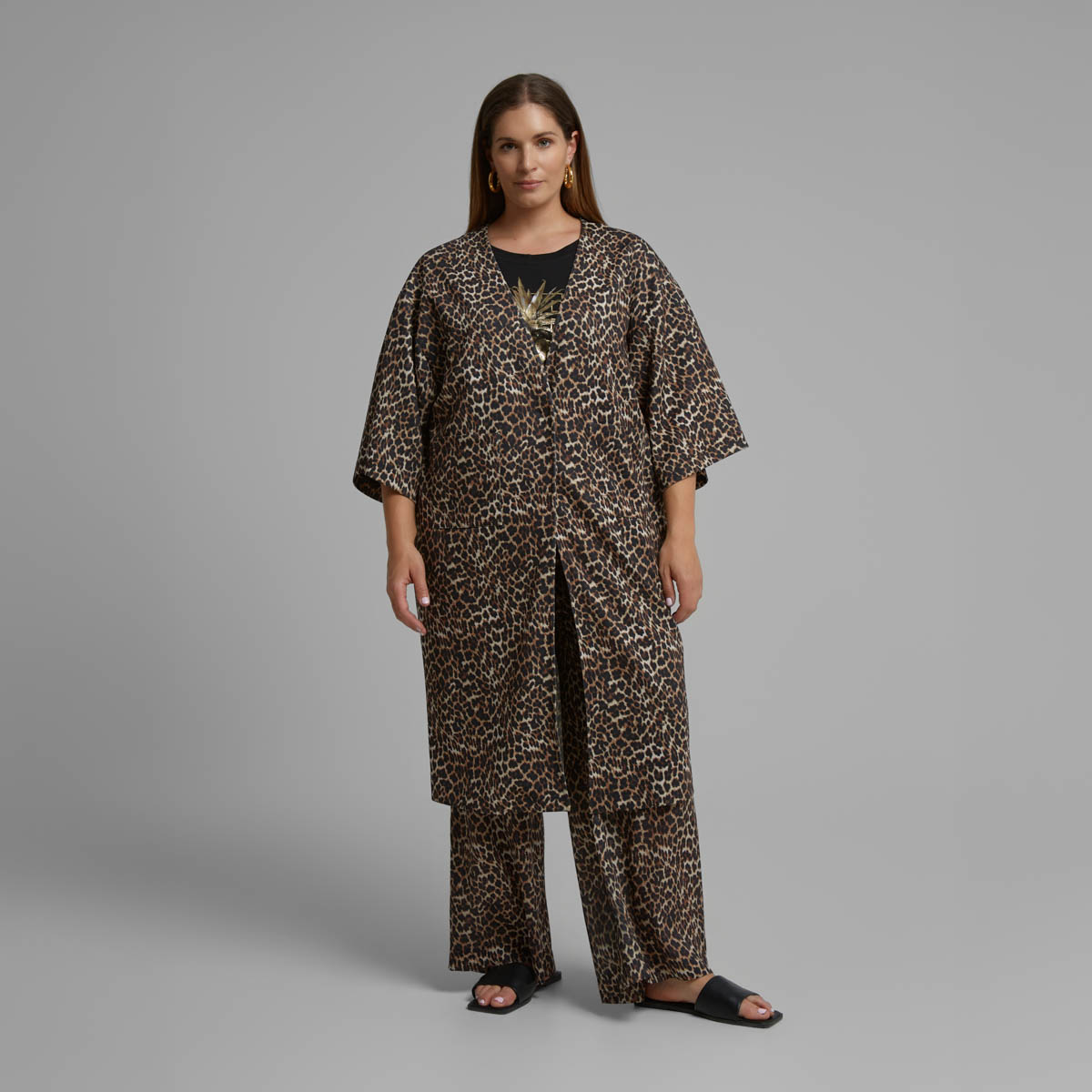 Πανωφόρι με leopard print από structured scuba ύφασμα