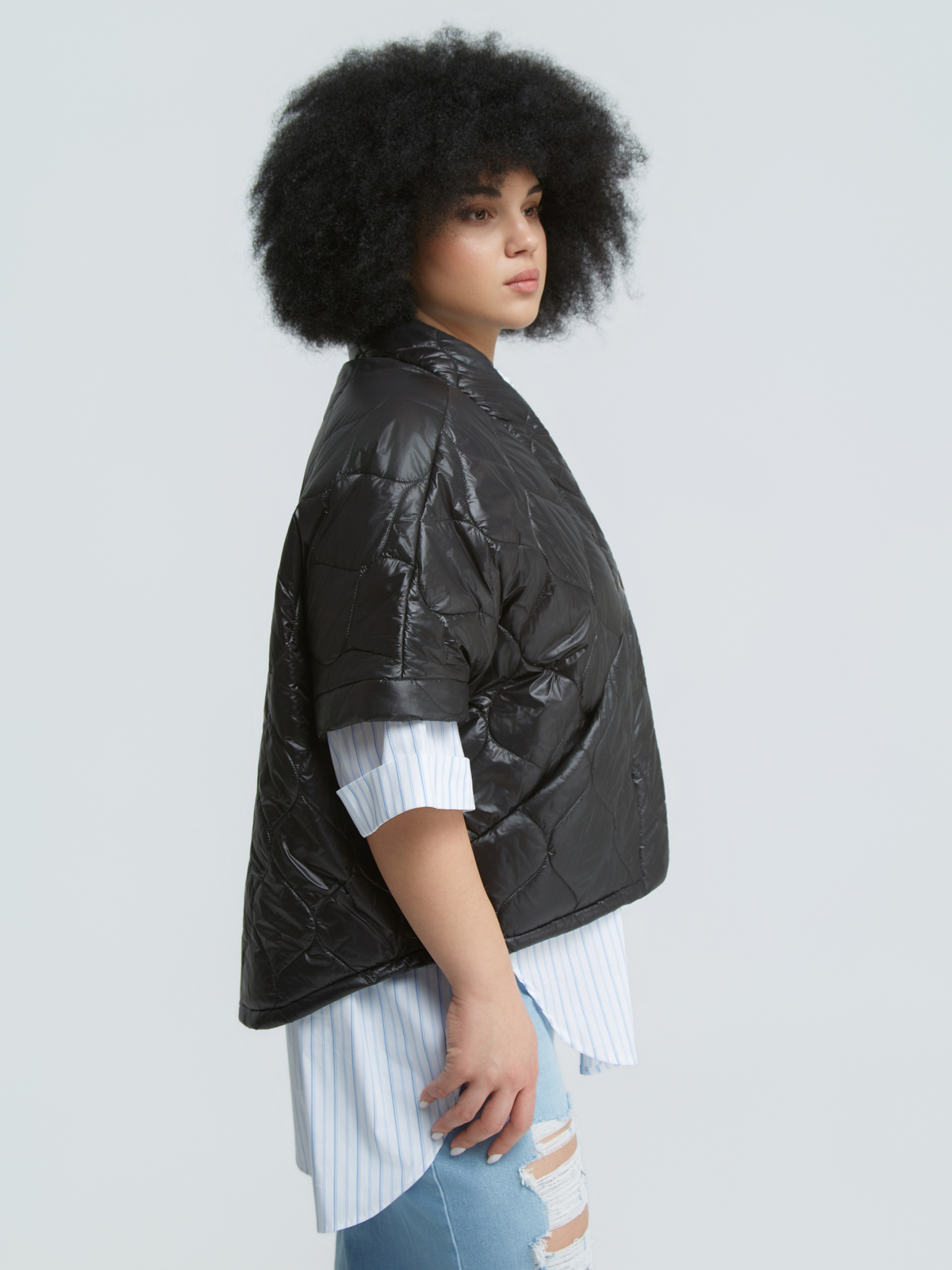 Καπιτονέ τζάκετ με κοντό μανίκι φωτογραφία