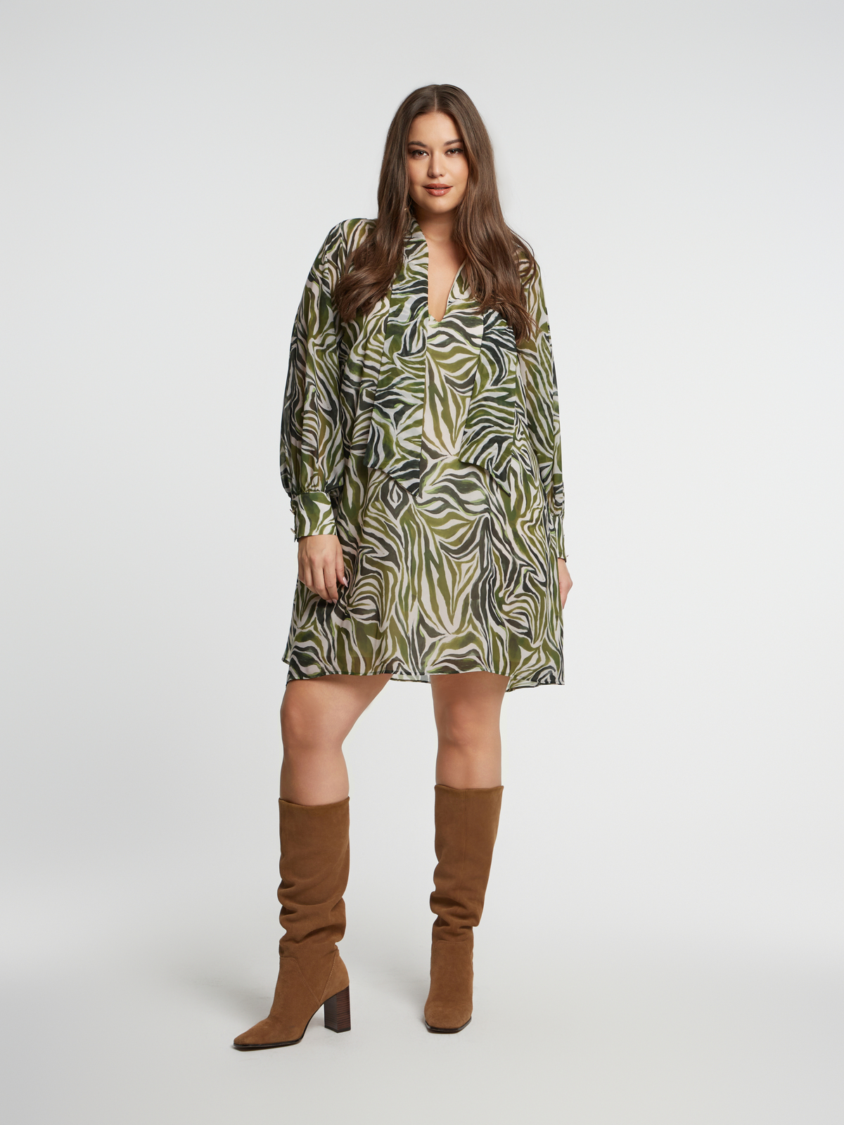 Mini φόρεμα με ζεβρέ σχέδιο και δέσιμο στη λαιμό φωτογραφία