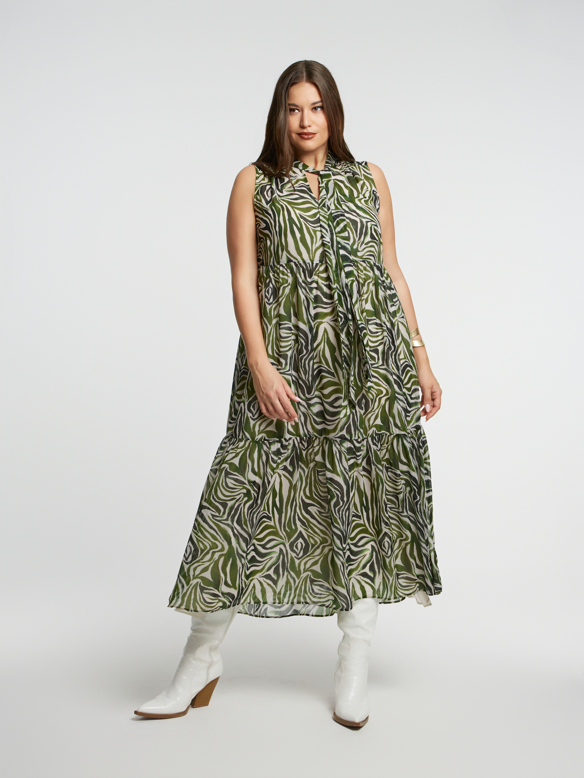 Maxi αμάνικο φόρεμα με ζεβρέ σχέδιο και δέσιμο στη λαιμό φωτογραφία