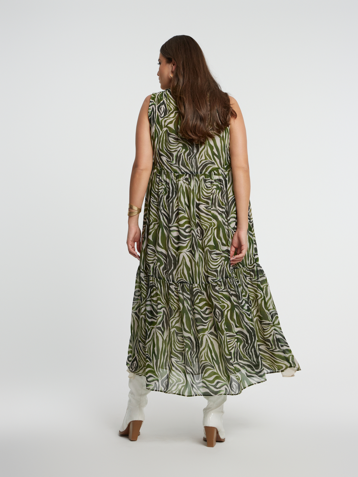 Maxi αμάνικο φόρεμα με ζεβρέ σχέδιο και δέσιμο στη λαιμό φωτογραφία