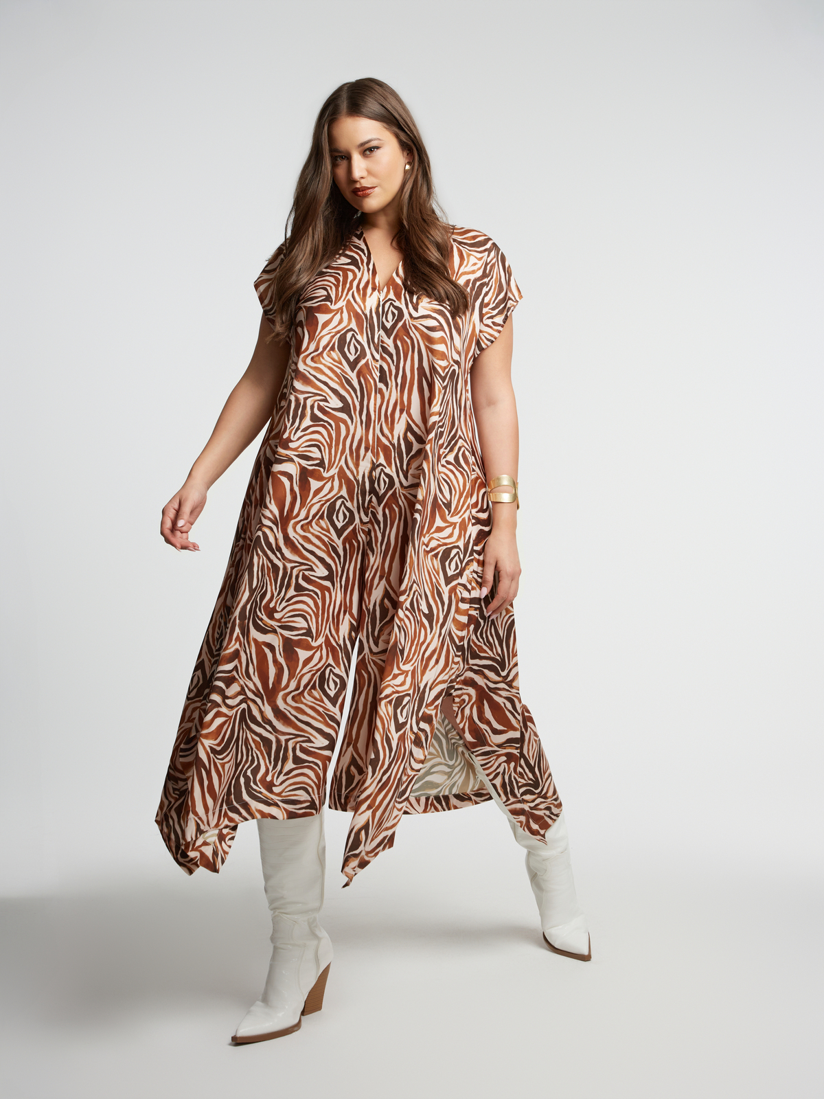 Ολόσωμη φόρμα με ζεβρέ σχέδιο και V-λαιμόκοψη φωτογραφία