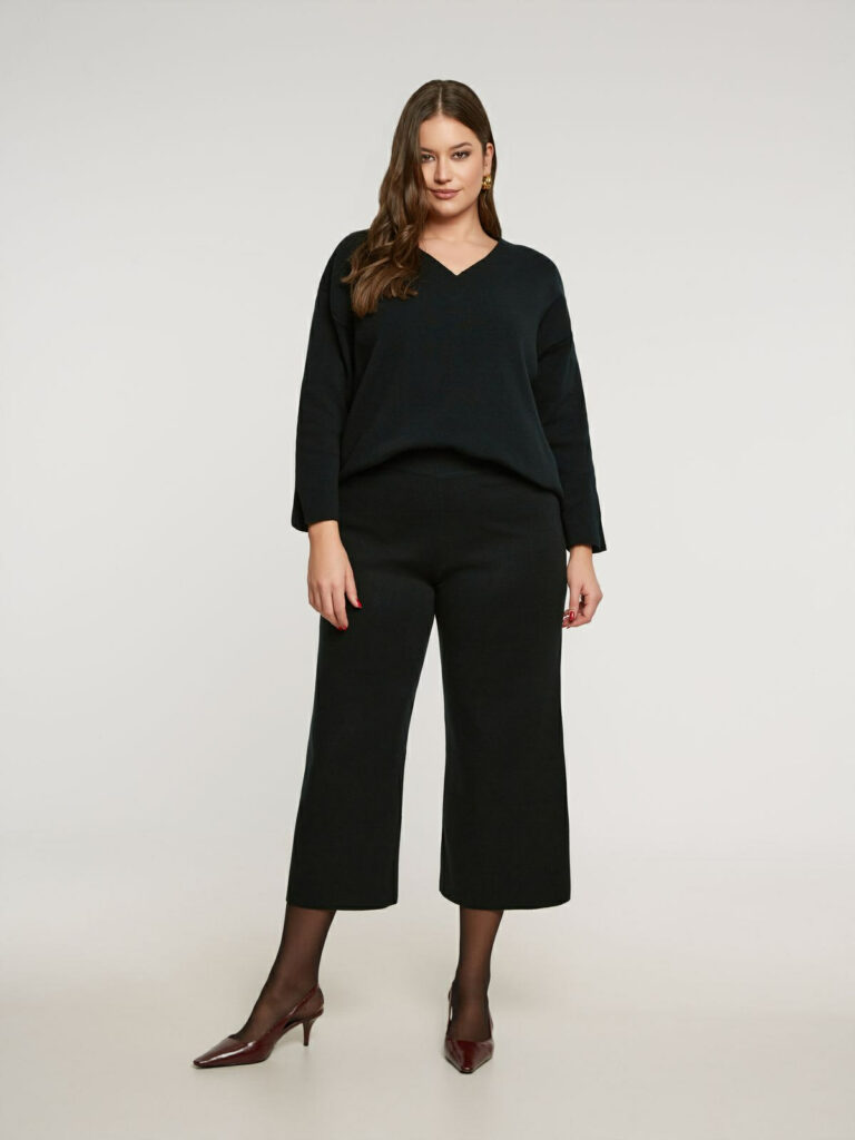 Πλεκτή cropped παντελόνα σε μαύρο χρώμα mat fashion - Νέες Τάσεις Μόδας Φθινόπωρο - Χειμώνας 2025-26