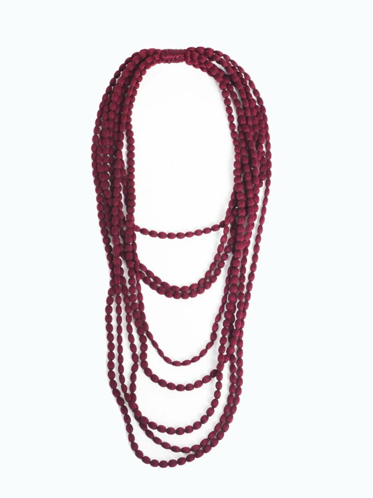 Layered κολιέ με μπορντό χάντρες σε μπορντώ χρώμα από το mat fashion